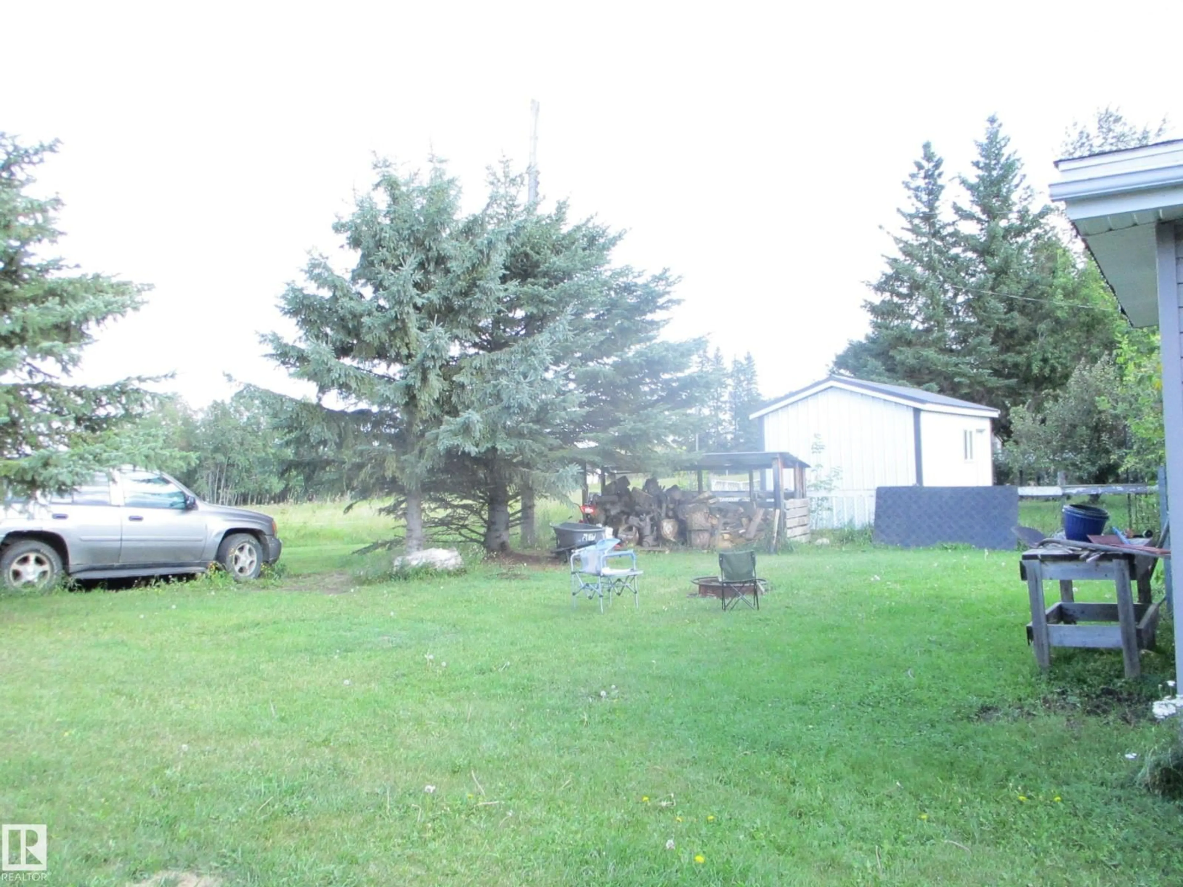 Blurry image for 5022 51 AV, Innisfree Alberta T0B2G0