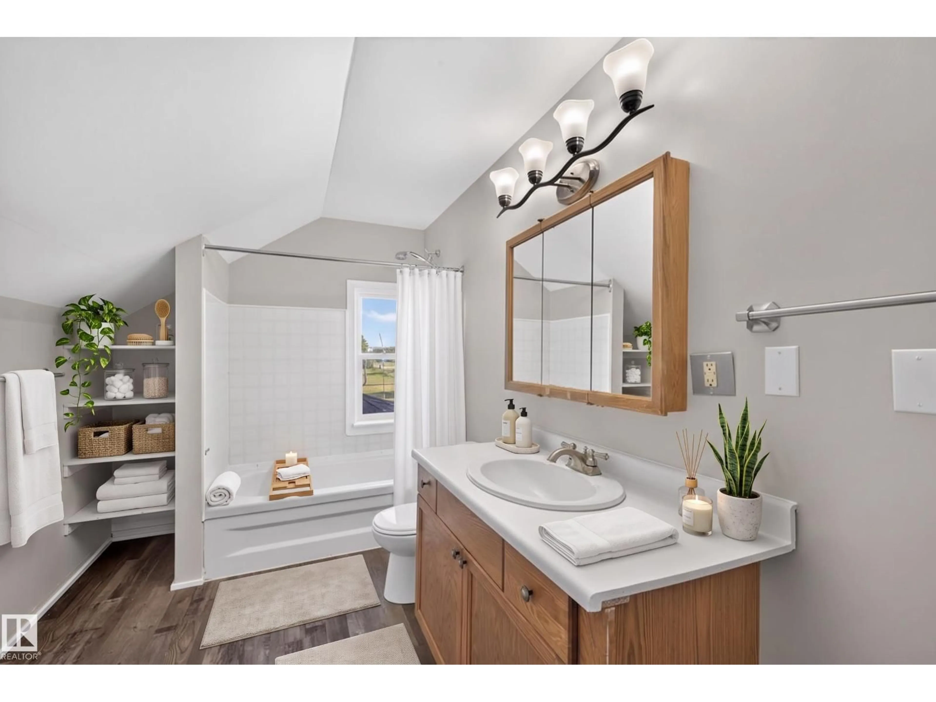 Contemporary bathroom, ceramic/tile floor for 4908 49 ST, Vimy Alberta T0G2J0