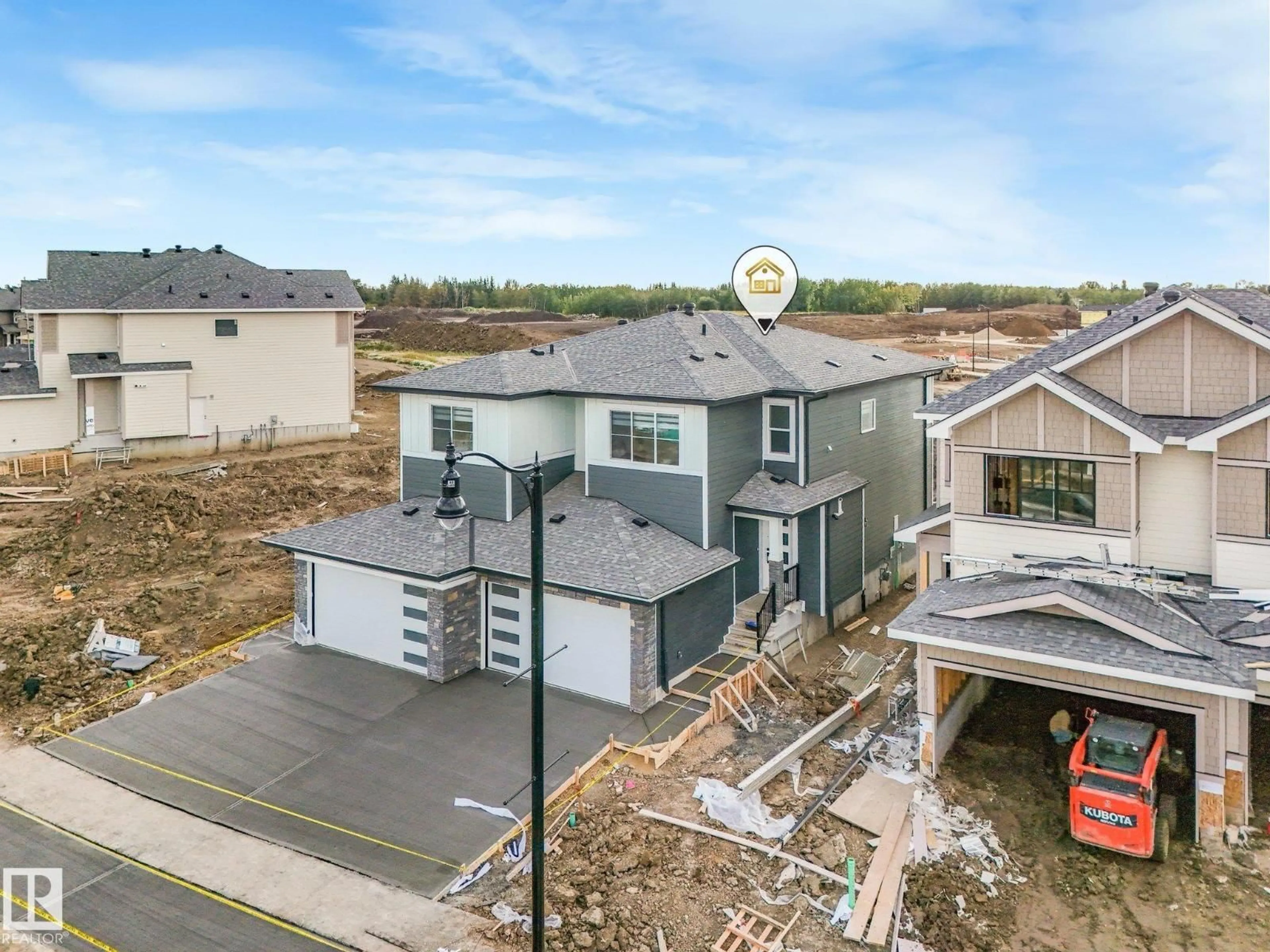 A pic from outside/outdoor area/front of a property/back of a property/a pic from drone, street for 98 RAVENSHIRE WYND, Sherwood Park Alberta T8B0G3