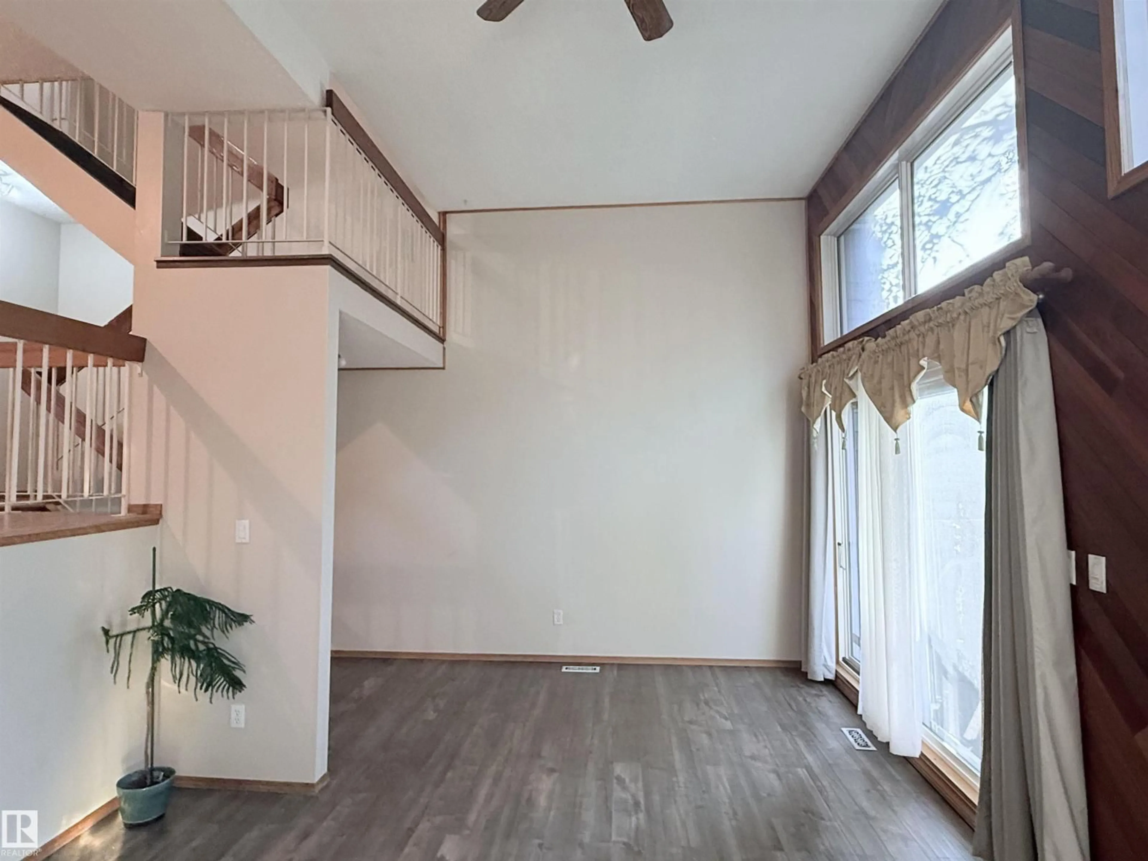 A pic of a room for 975 MILLBOURNE RD E RD, Edmonton Alberta T6K0T2