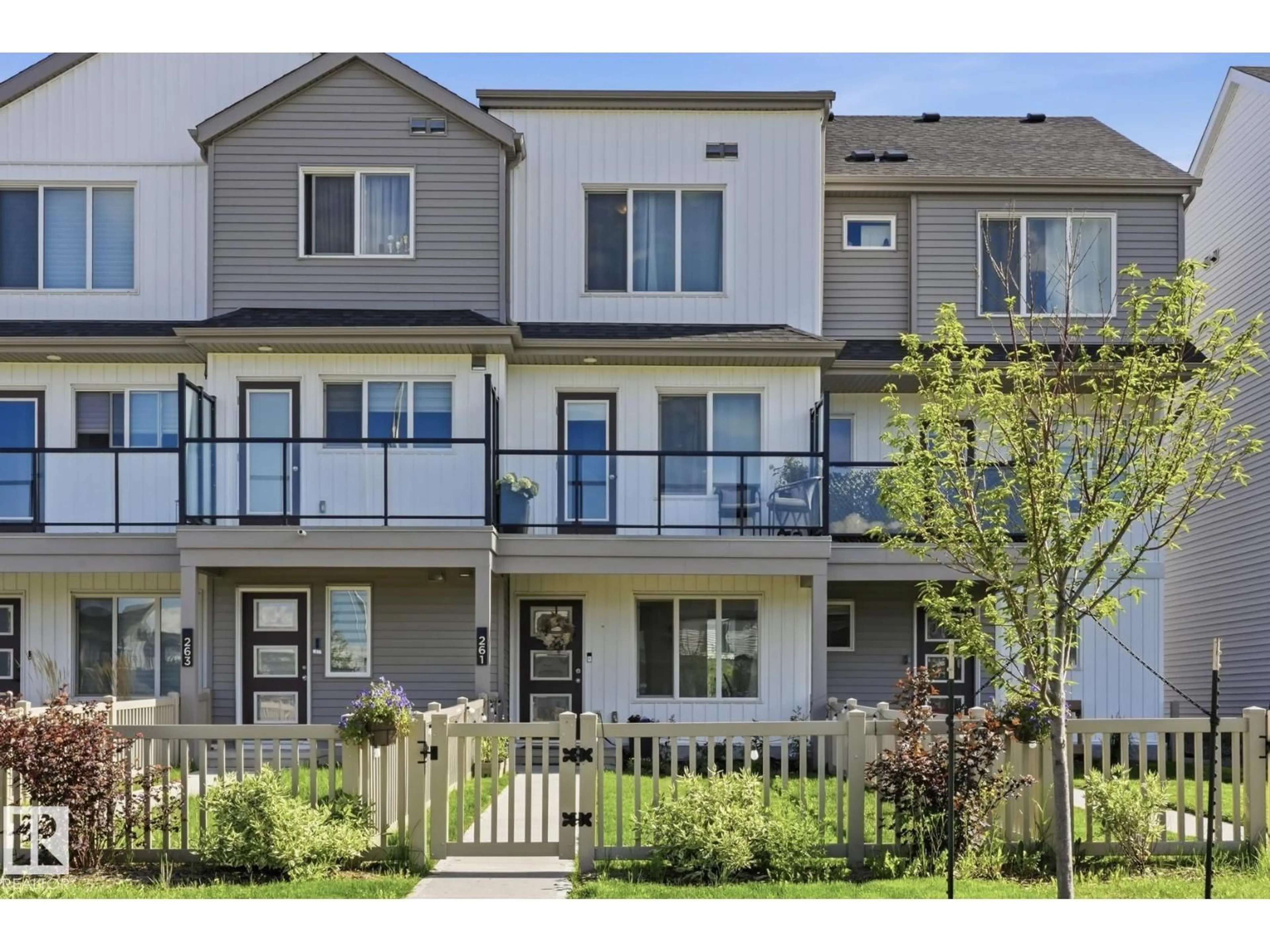 Home with vinyl exterior material, street for NE - 261 MARQUIS BV, Edmonton Alberta T5Y4E7