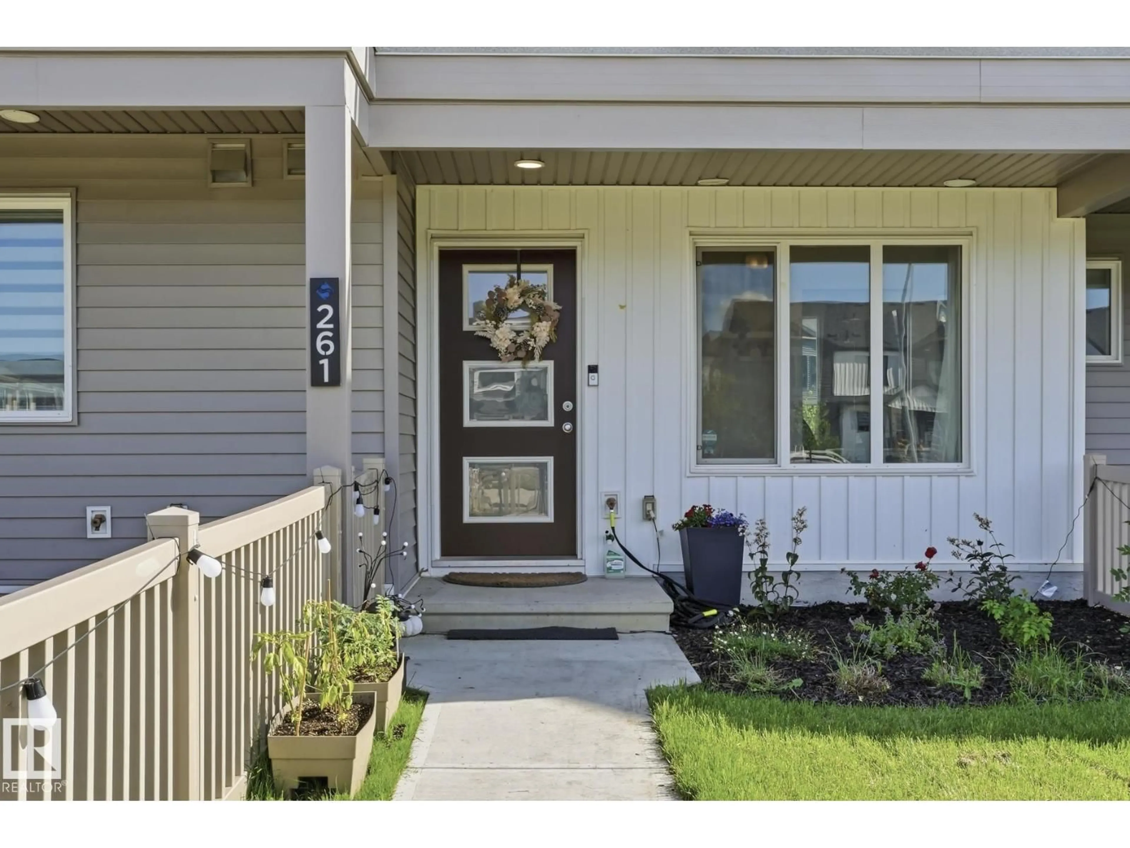 Indoor entryway for NE - 261 MARQUIS BV, Edmonton Alberta T5Y4E7