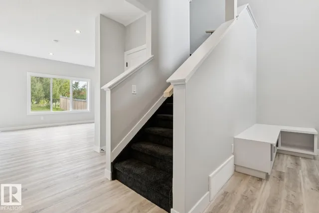 36 MAPLE CR, Gibbons 4