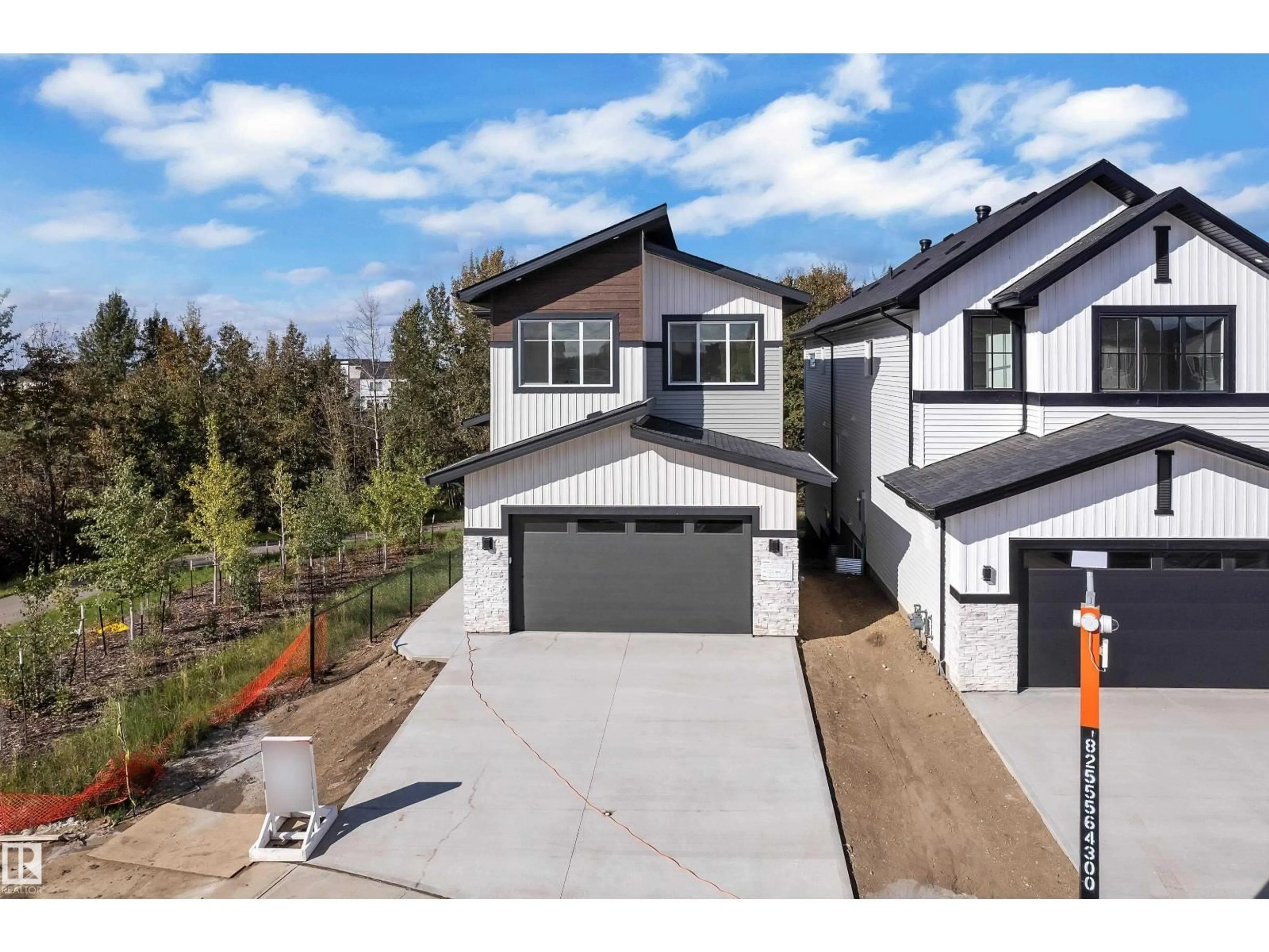 A pic from outside/outdoor area/front of a property/back of a property/a pic from drone, street for 3136 7 AVENUE SW, Edmonton Alberta T6X3M4