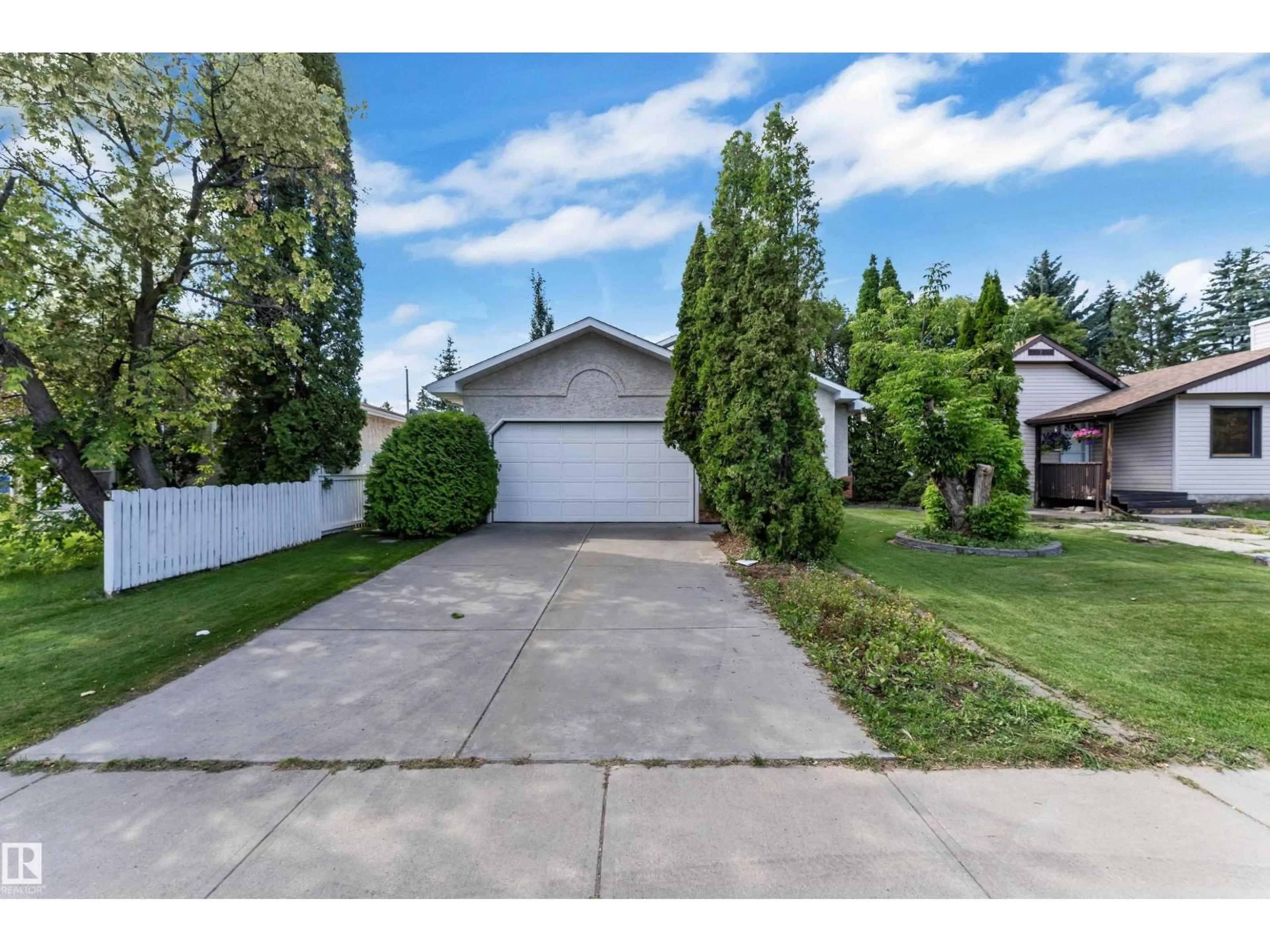 A pic from outside/outdoor area/front of a property/back of a property/a pic from drone, street for NW - 9722 157 ST, Edmonton Alberta T5P2T3