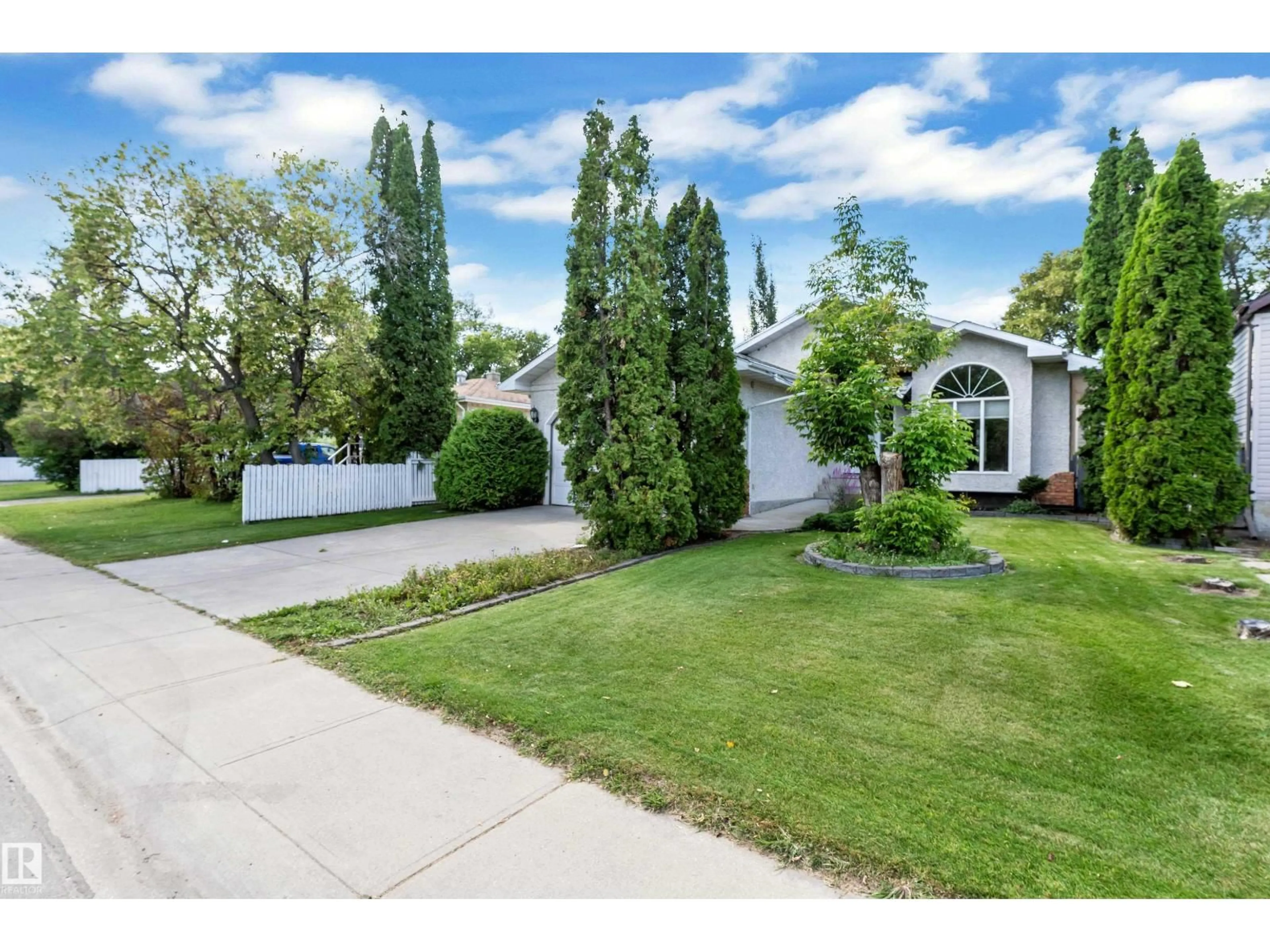 A pic from outside/outdoor area/front of a property/back of a property/a pic from drone, street for NW - 9722 157 ST, Edmonton Alberta T5P2T3