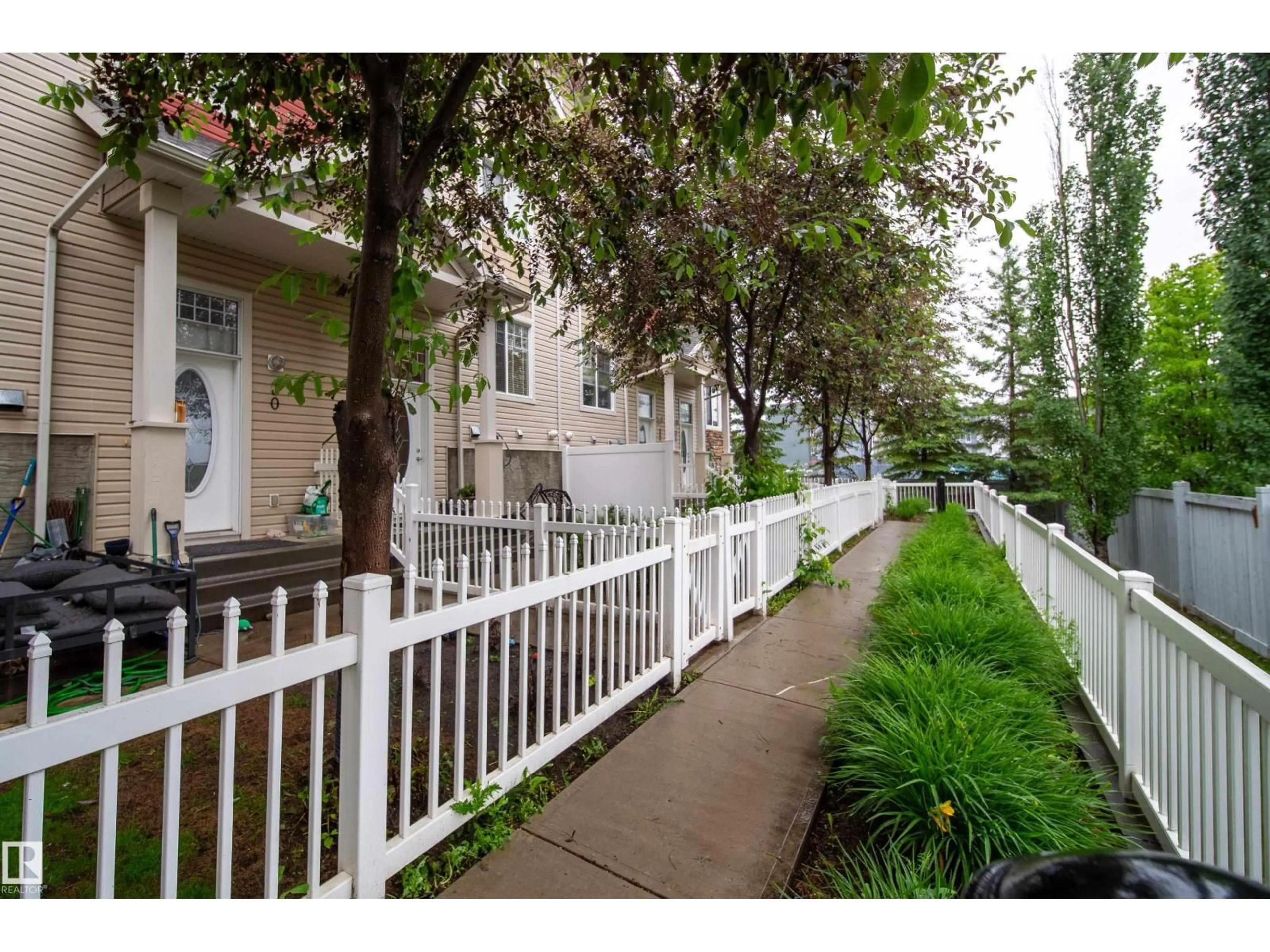 Patio, street for #31 - 460 HEMINGWAY RD, Edmonton Alberta T6M0M5