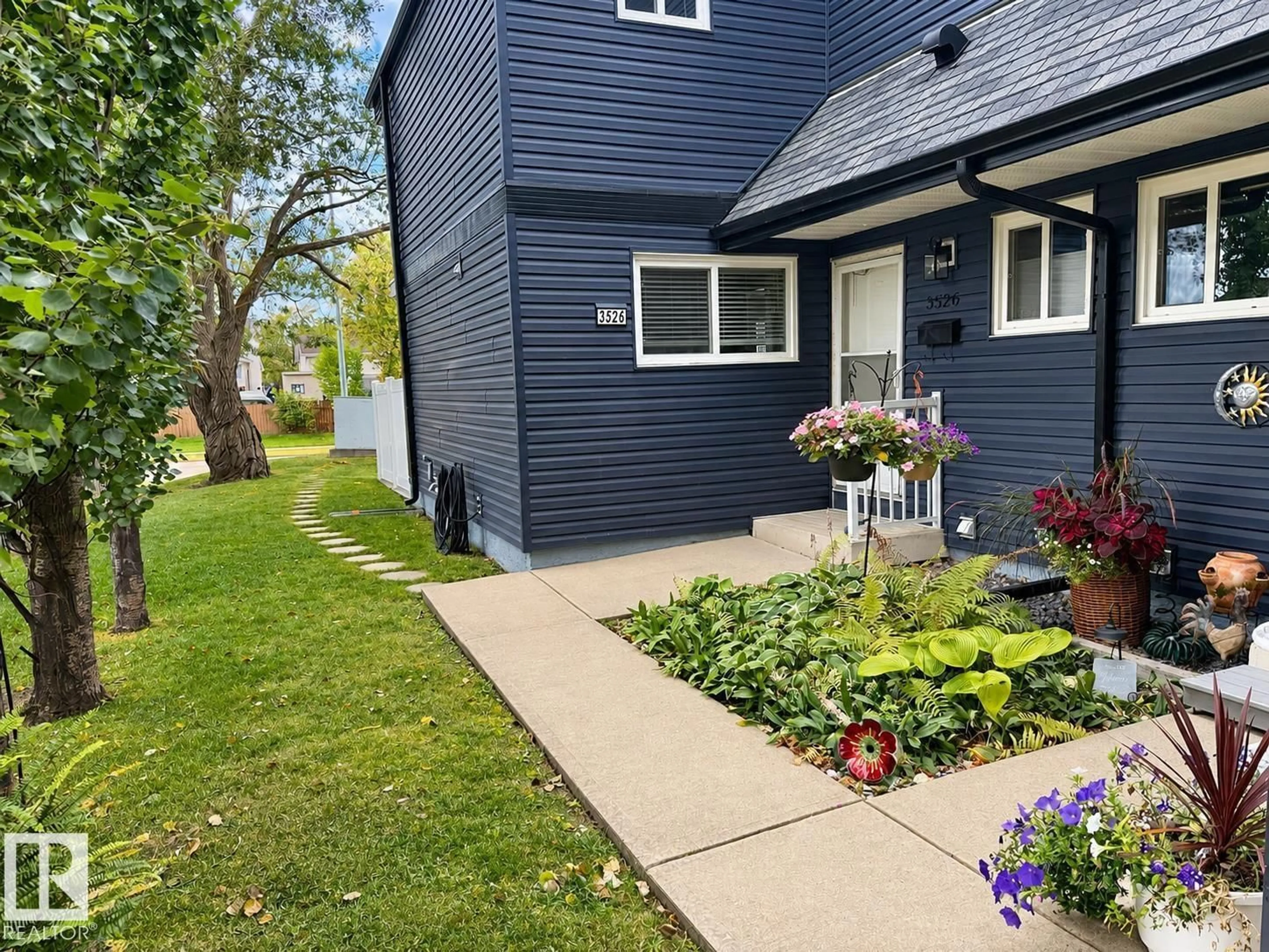 Unknown for 3526 42 ST, Edmonton Alberta T6L5A1