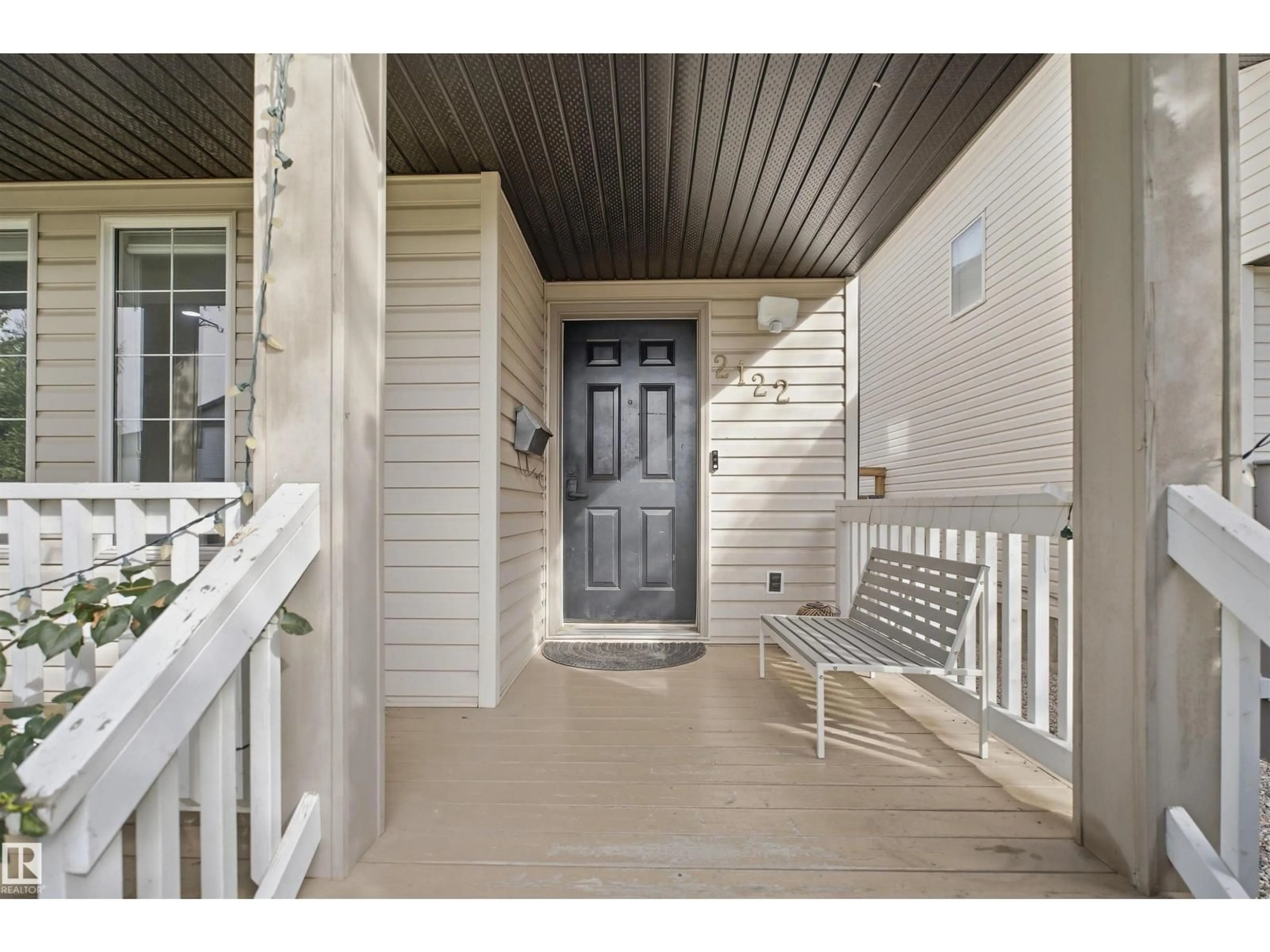 Indoor entryway for 2122 37 AV, Edmonton Alberta T6T1S2