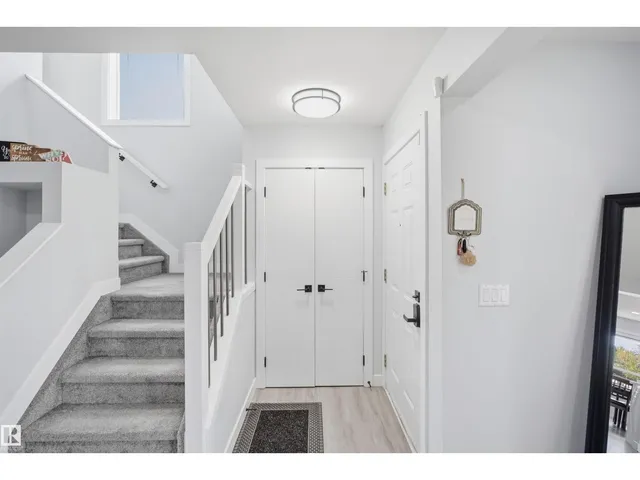 2122 37 AV, Edmonton 4