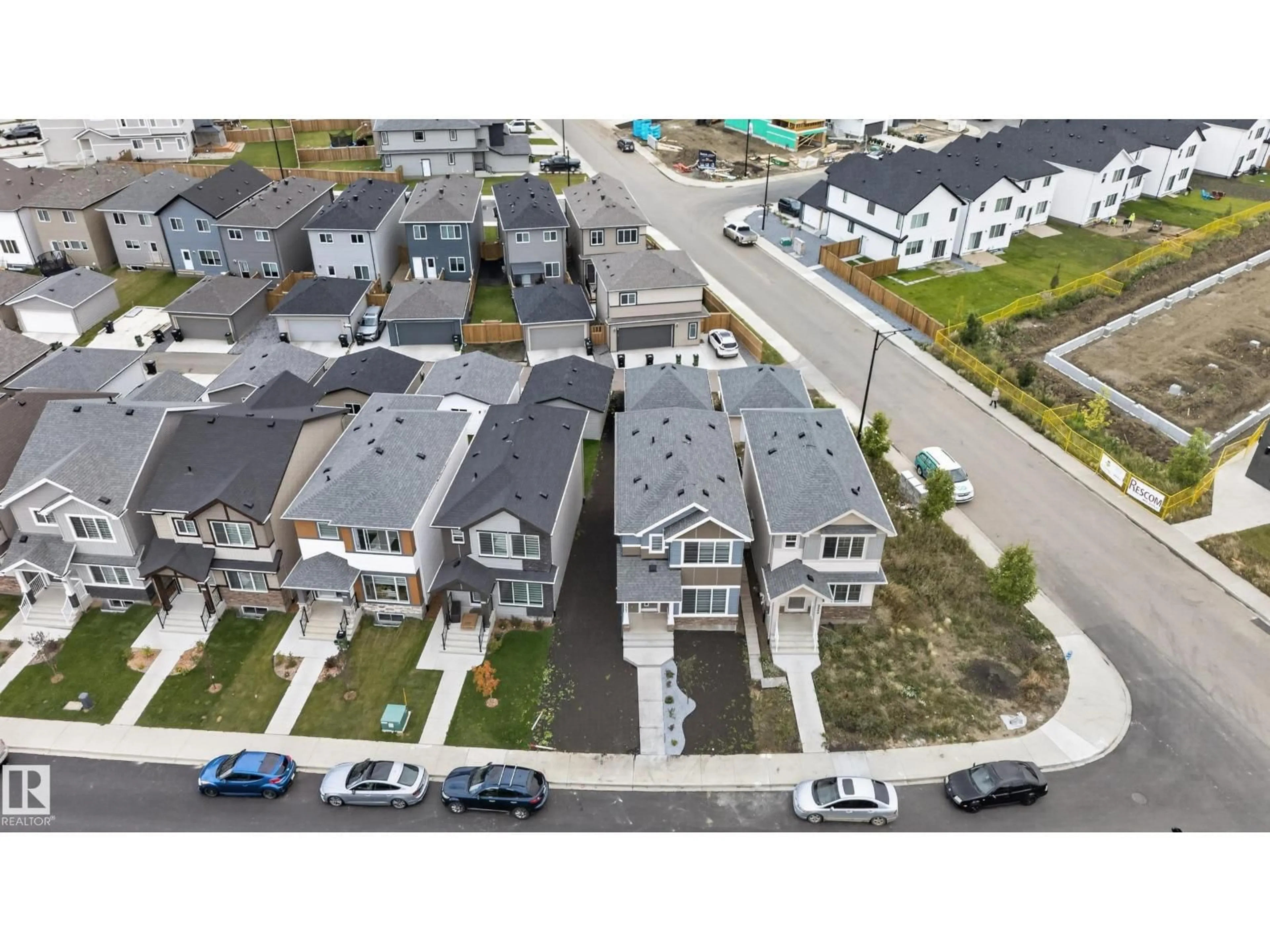 A pic from outside/outdoor area/front of a property/back of a property/a pic from drone, street for SW - 9647 COLAK LINK LI, Edmonton Alberta T6W5M5