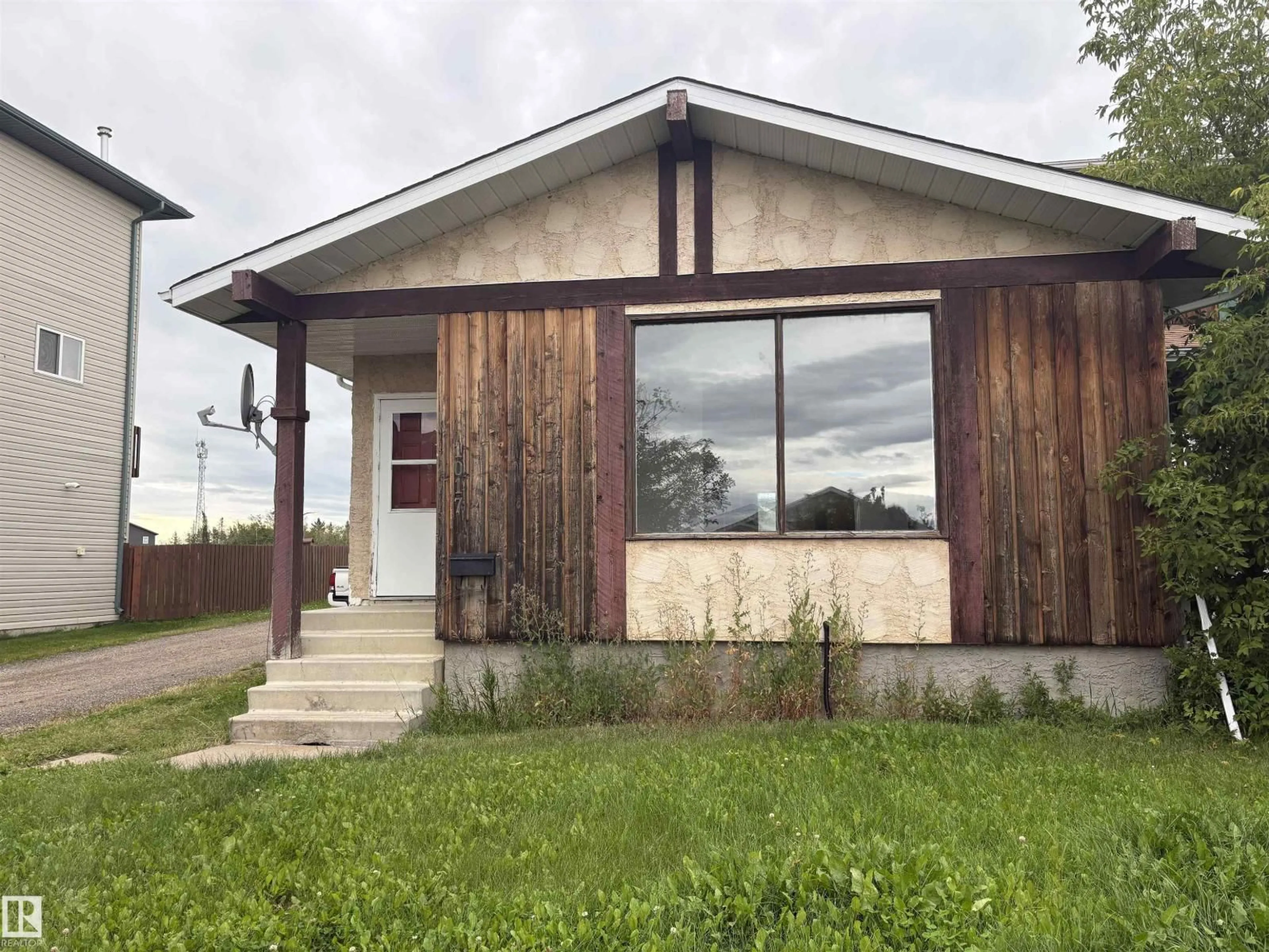Unknown for 1017 B 13 ST, Cold Lake Alberta T9M1J9