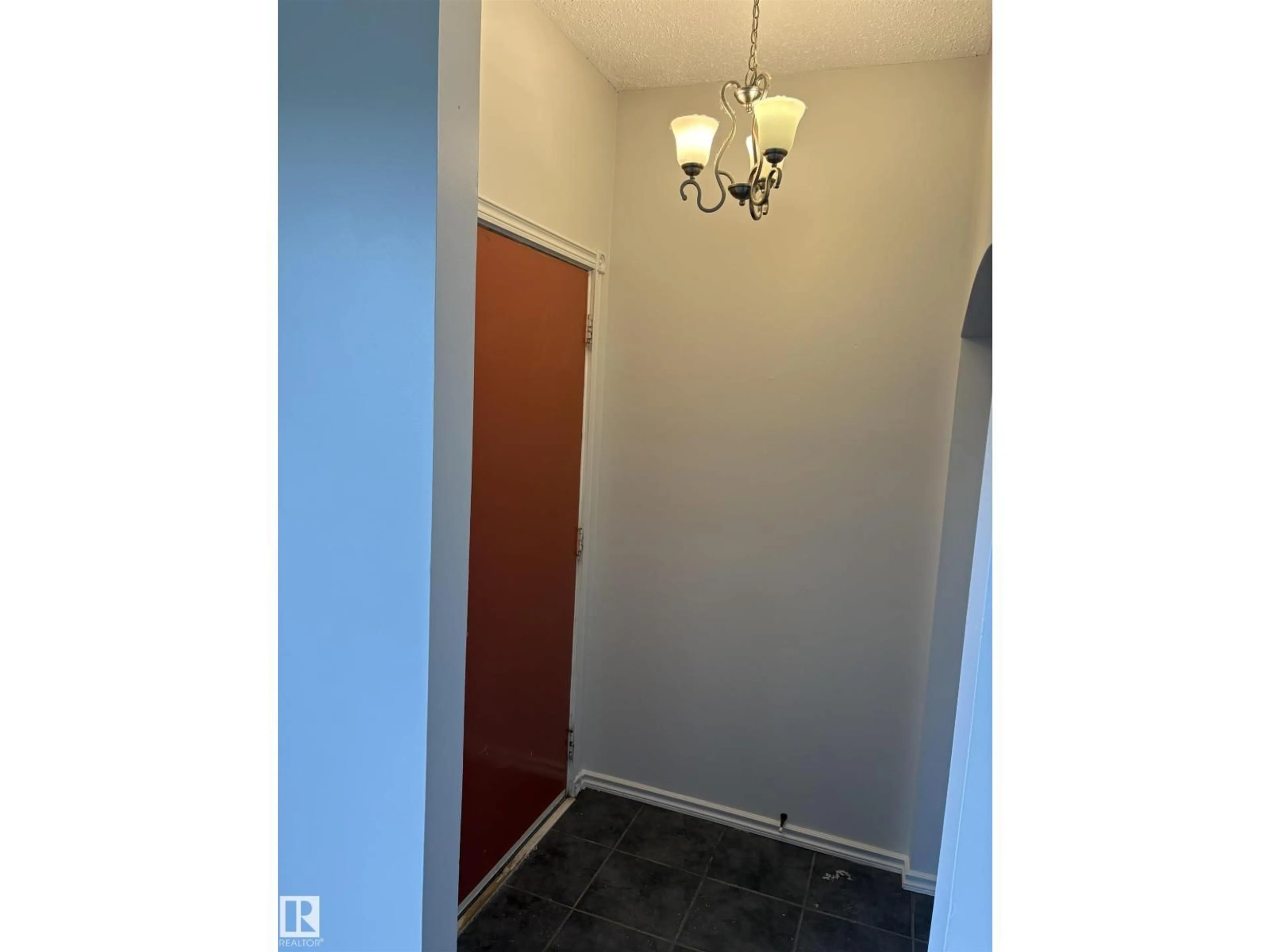 Unknown for 1017 B 13 ST, Cold Lake Alberta T9M1J9
