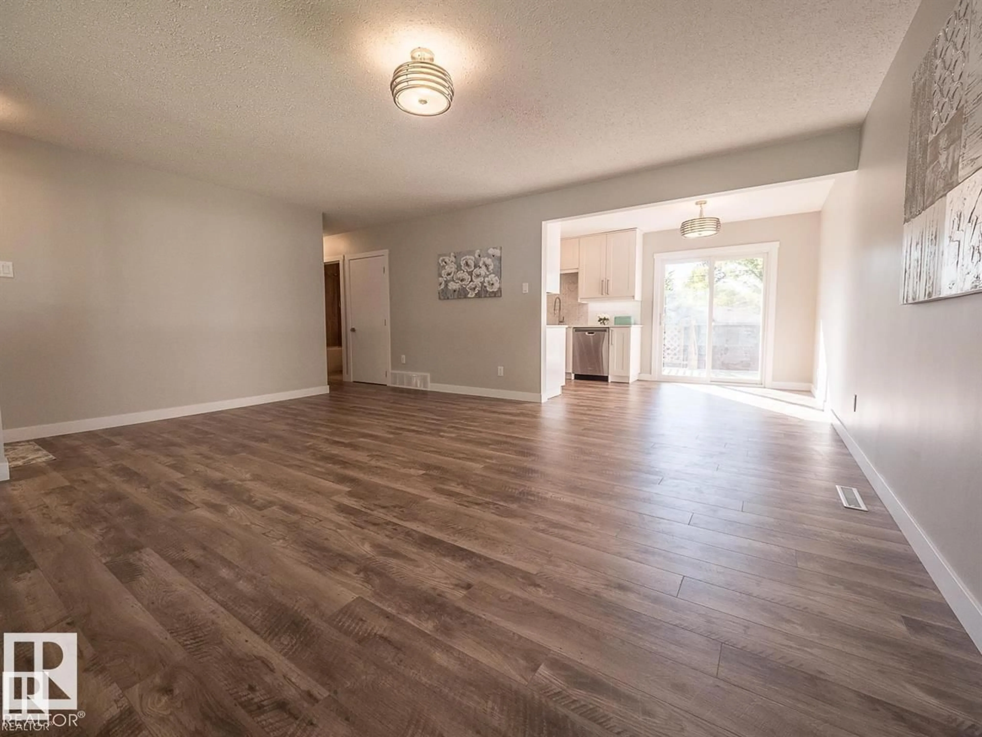 A pic of a room for 6 GREENVIEW CR, St. Albert Alberta T8N0T1