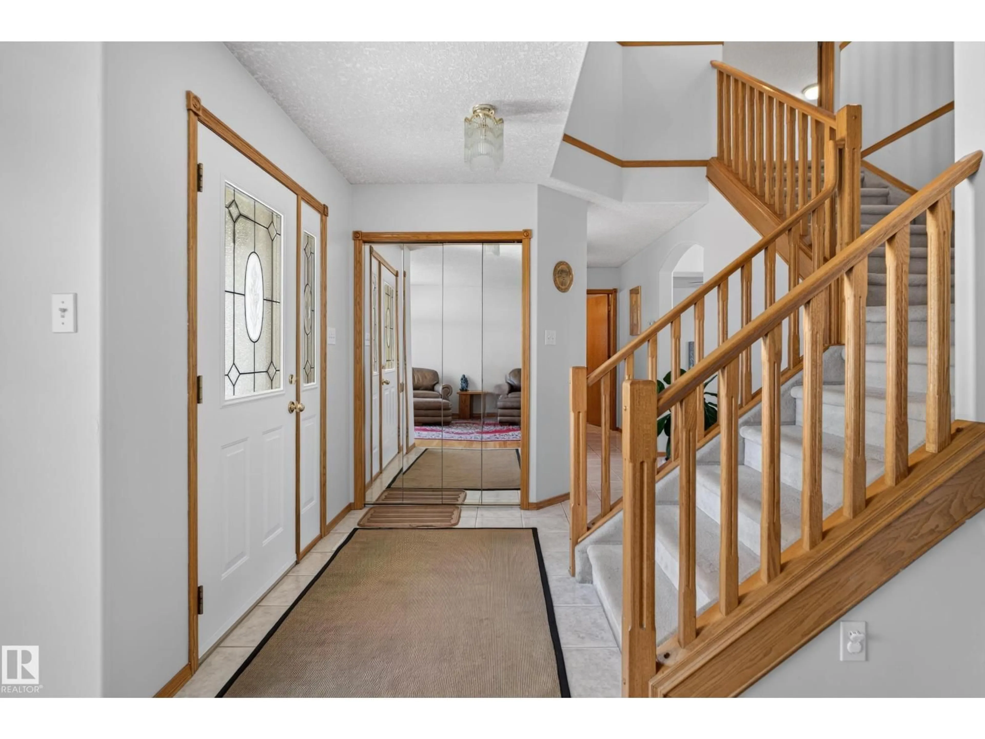 Indoor entryway for 15819 58 ST, Edmonton Alberta T5Y2R4