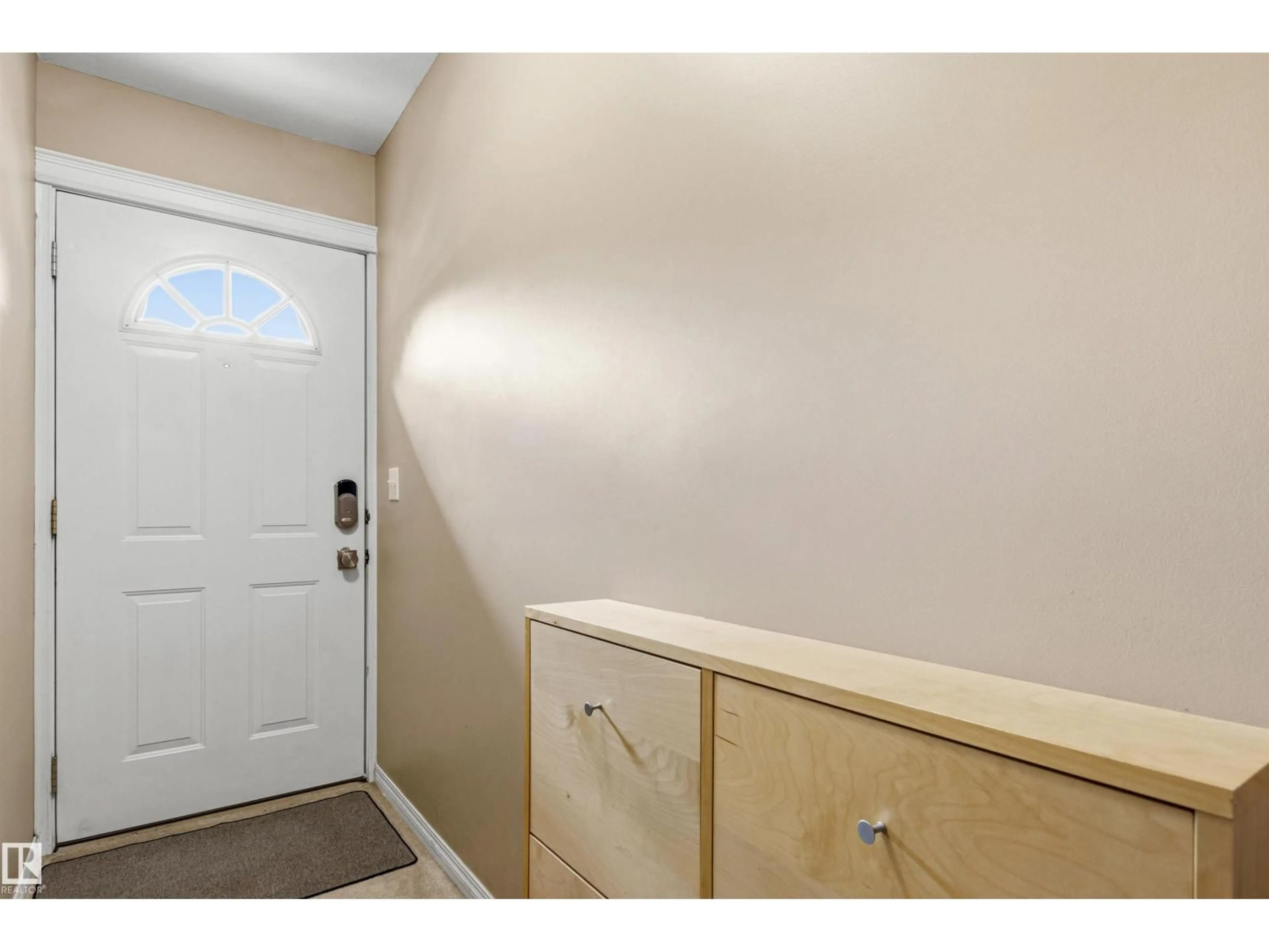 Indoor entryway for #19 - 2505 42 ST, Edmonton Alberta T6L7G8