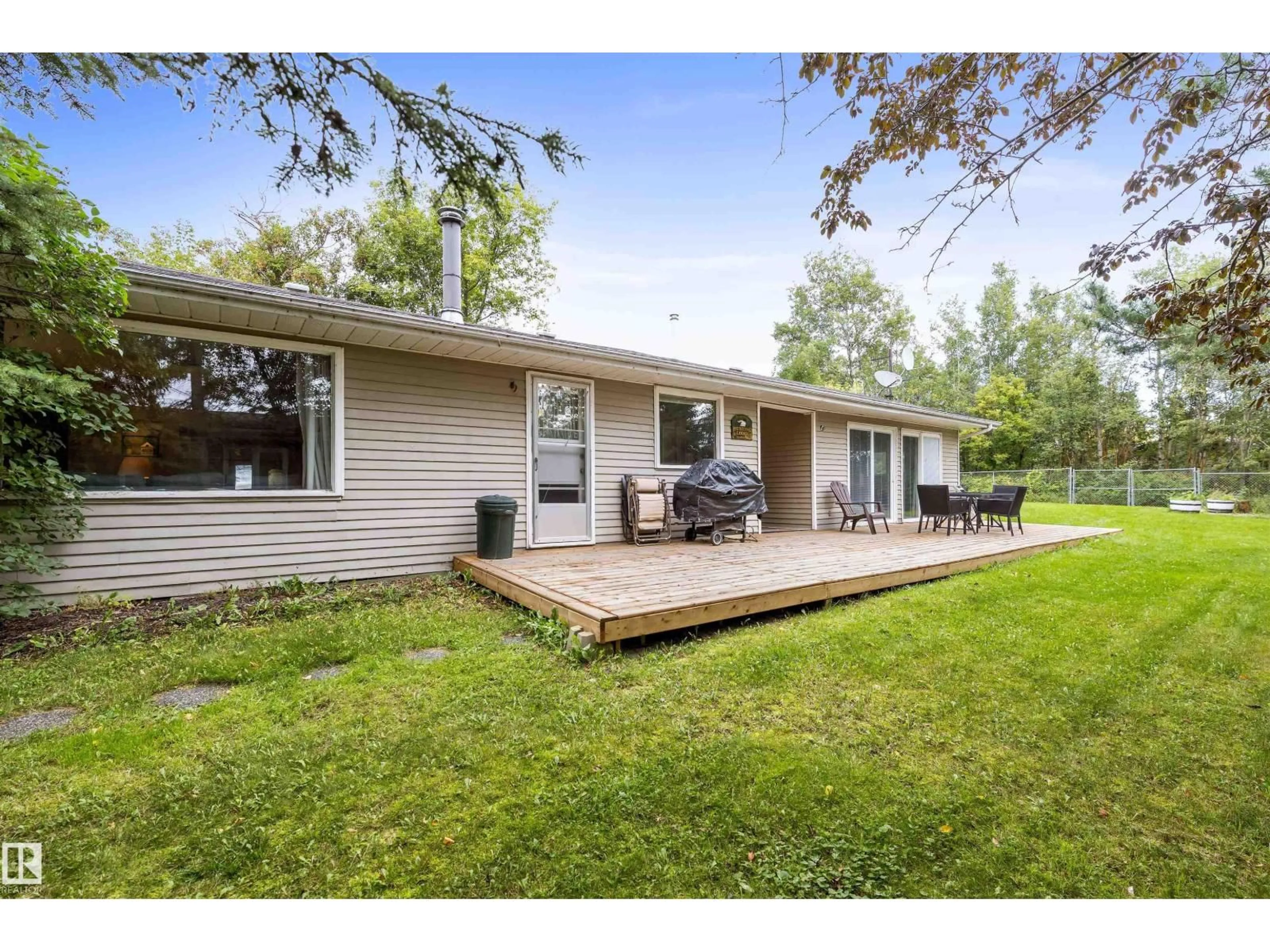 Unknown for 522 5 ST, Rural Lac Ste. Anne County Alberta T0E1A0