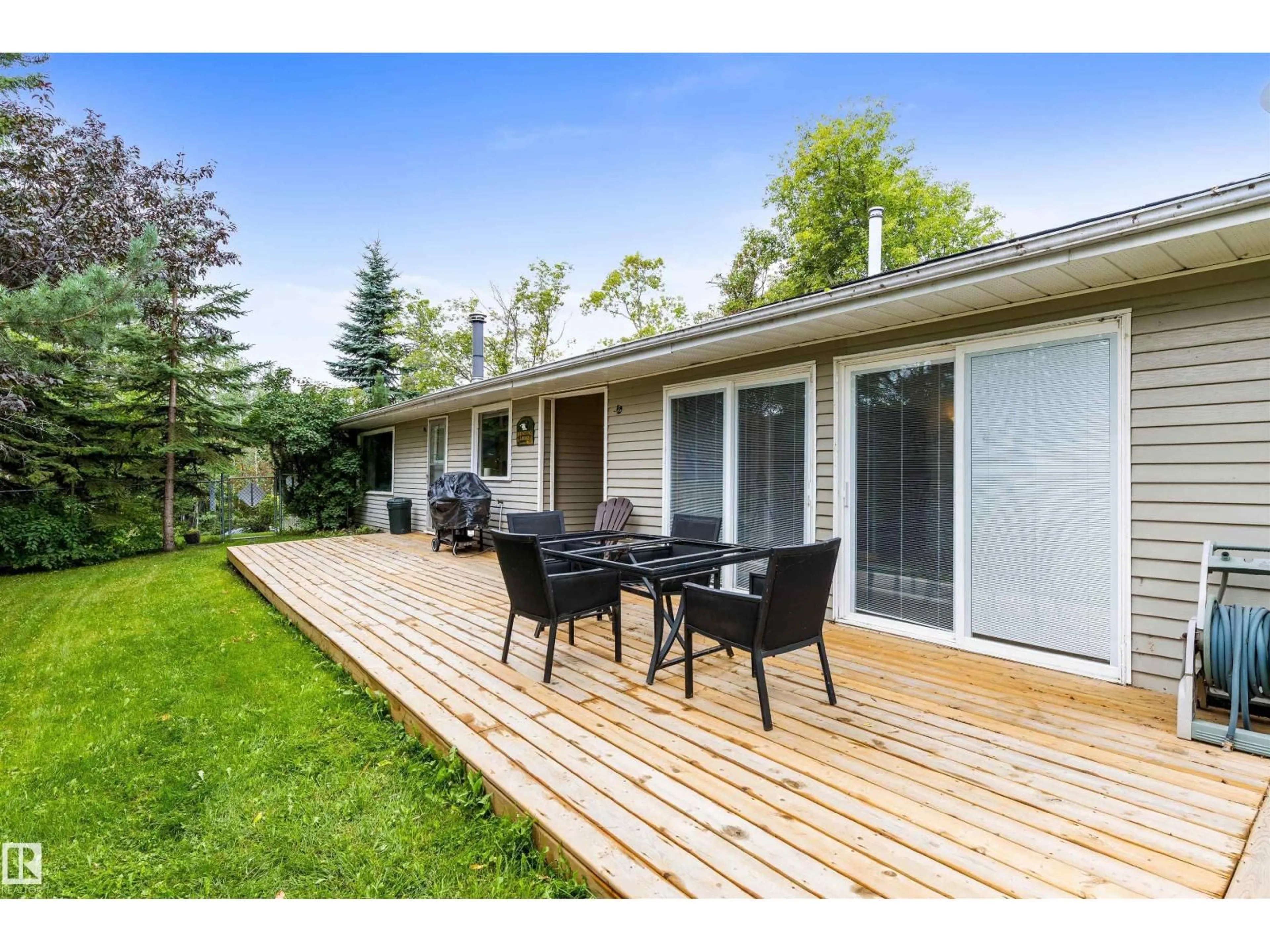 Patio, street for 522 5 ST, Rural Lac Ste. Anne County Alberta T0E1A0