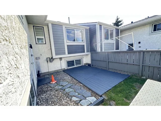 633 WILLOW CO NW, Edmonton 3