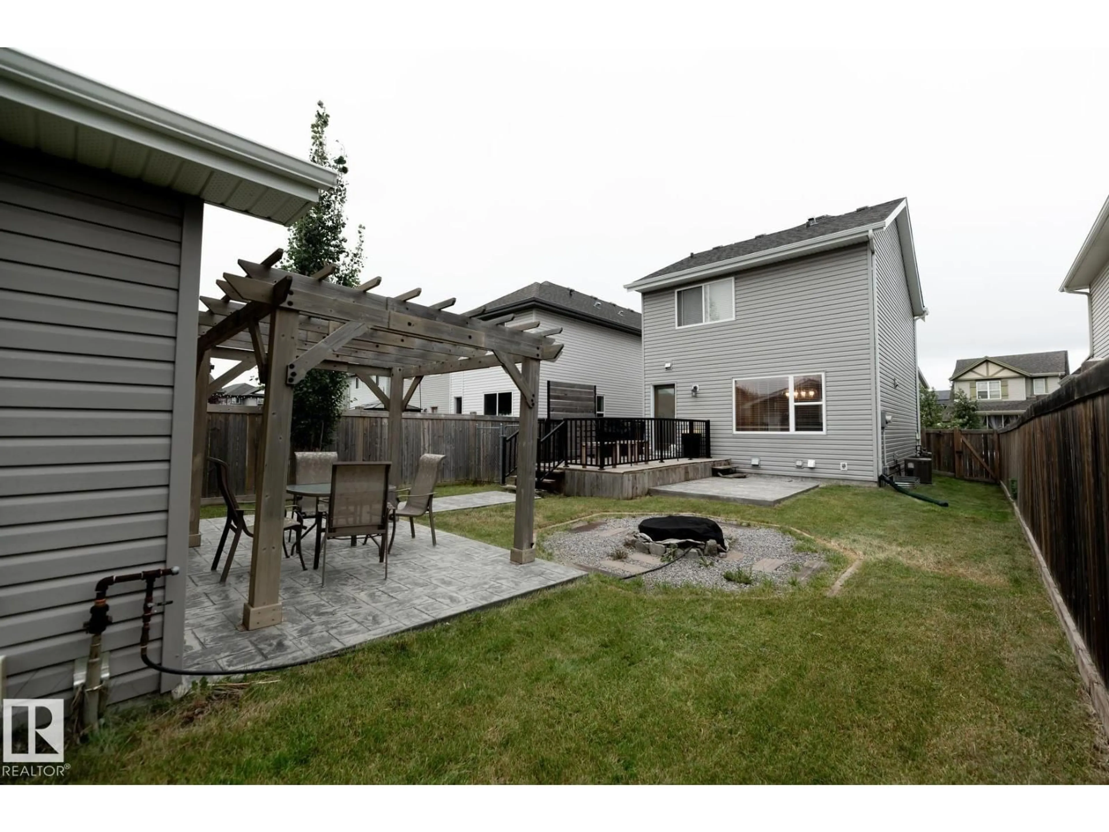 Patio, street for 3613 12 ST, Edmonton Alberta T6T0G1