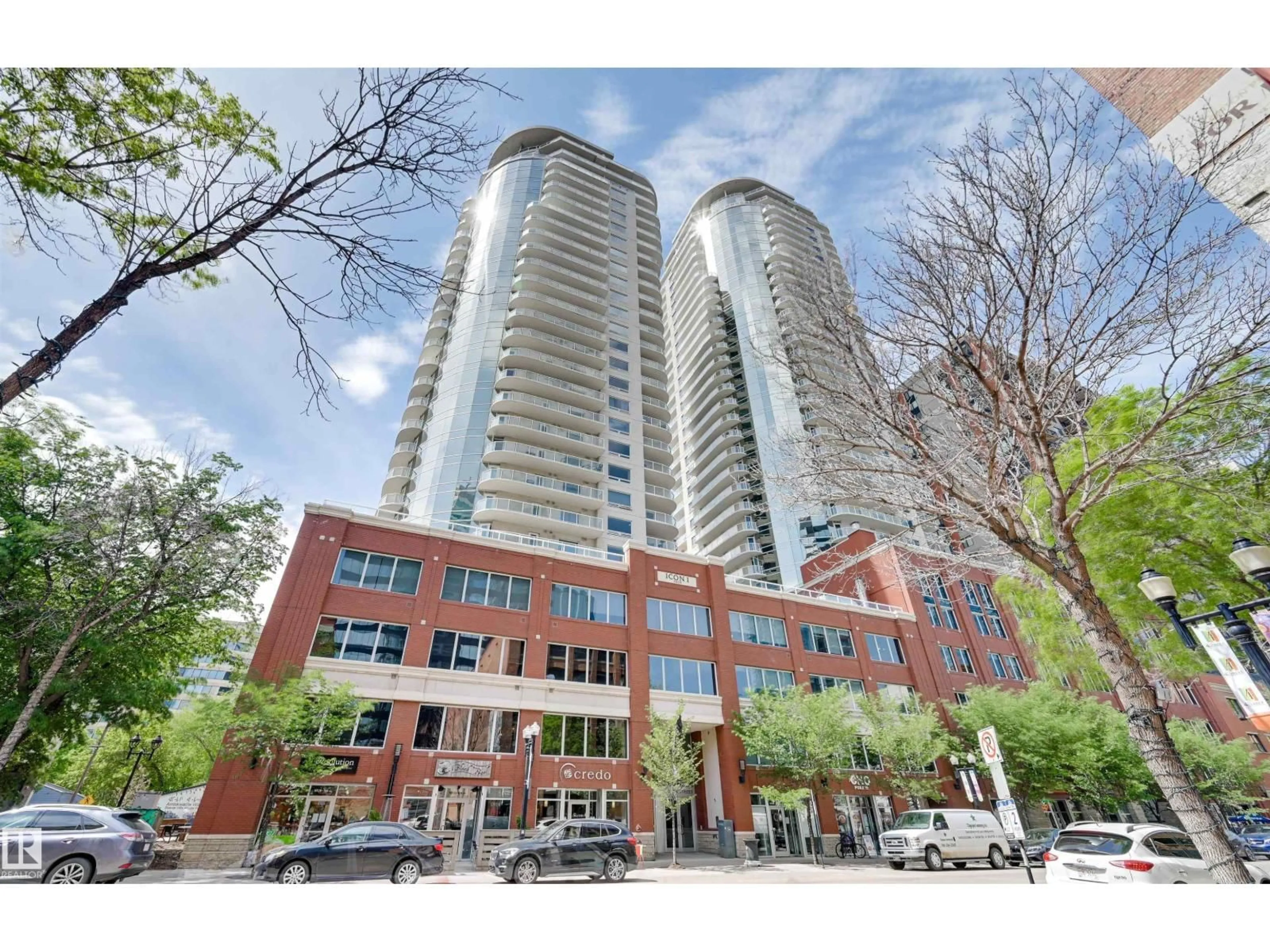 Indoor foyer for #802 - 10152 104 ST NW, Edmonton Alberta T5J0B6