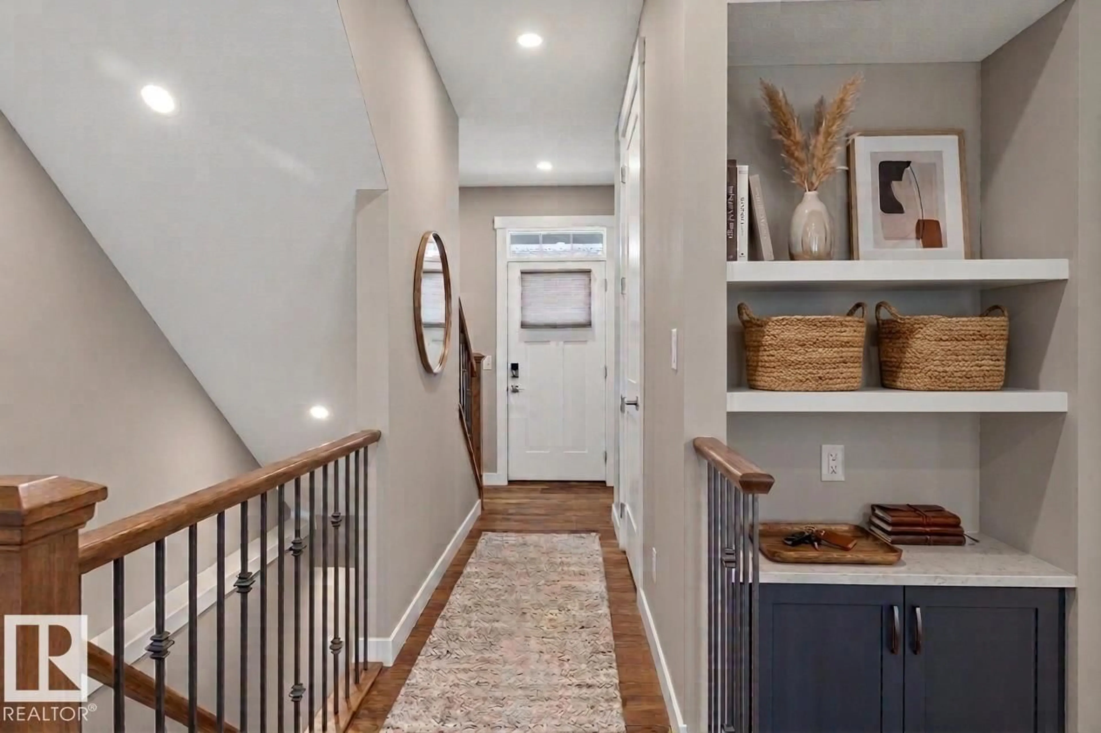 Indoor entryway for 20107 15 AV, Edmonton Alberta T6M1L6
