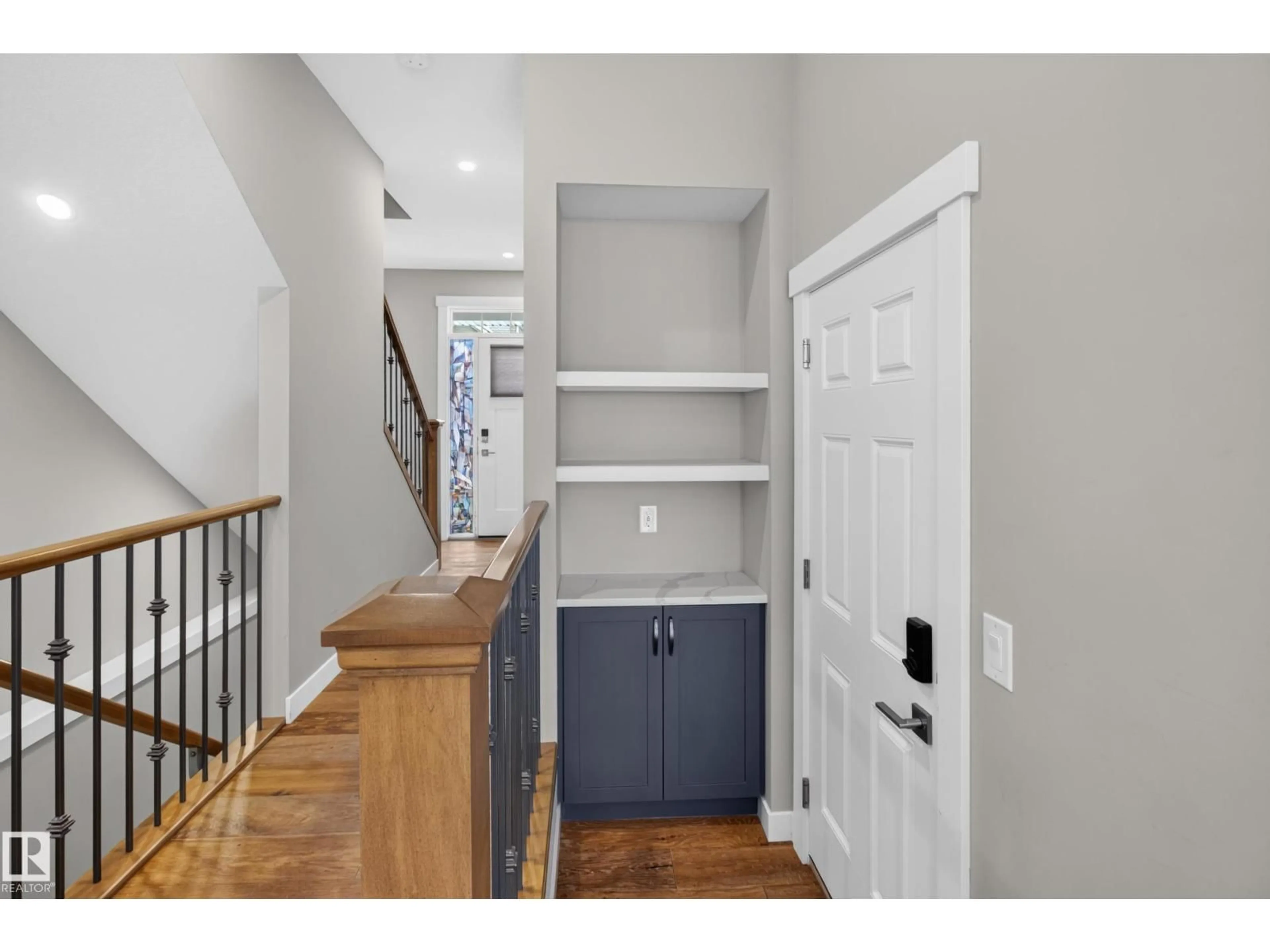 Indoor entryway for 20107 15 AV, Edmonton Alberta T6M1L6