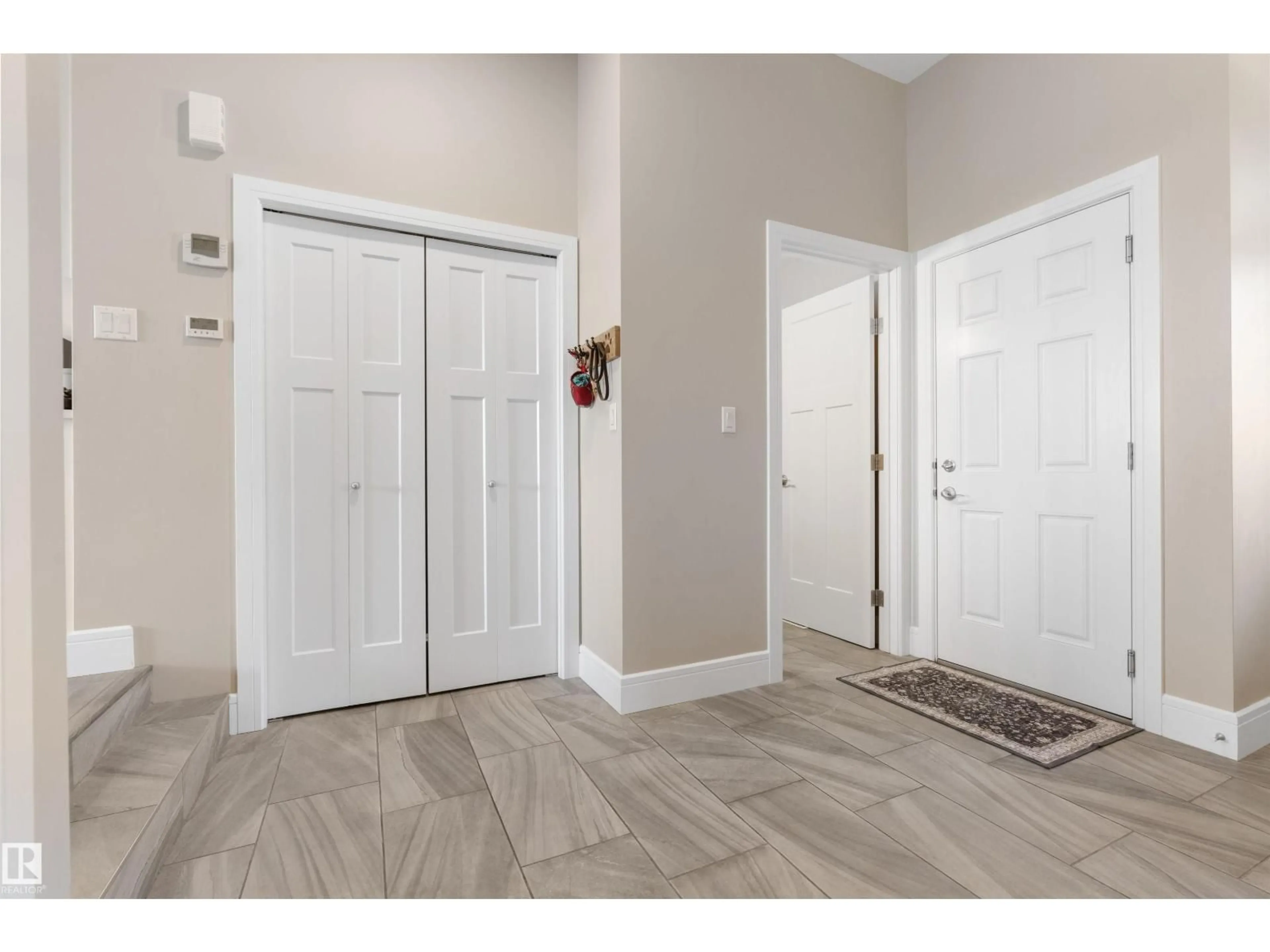 Indoor entryway for SW - 3334 PARKER LO, Edmonton Alberta T6W4C2