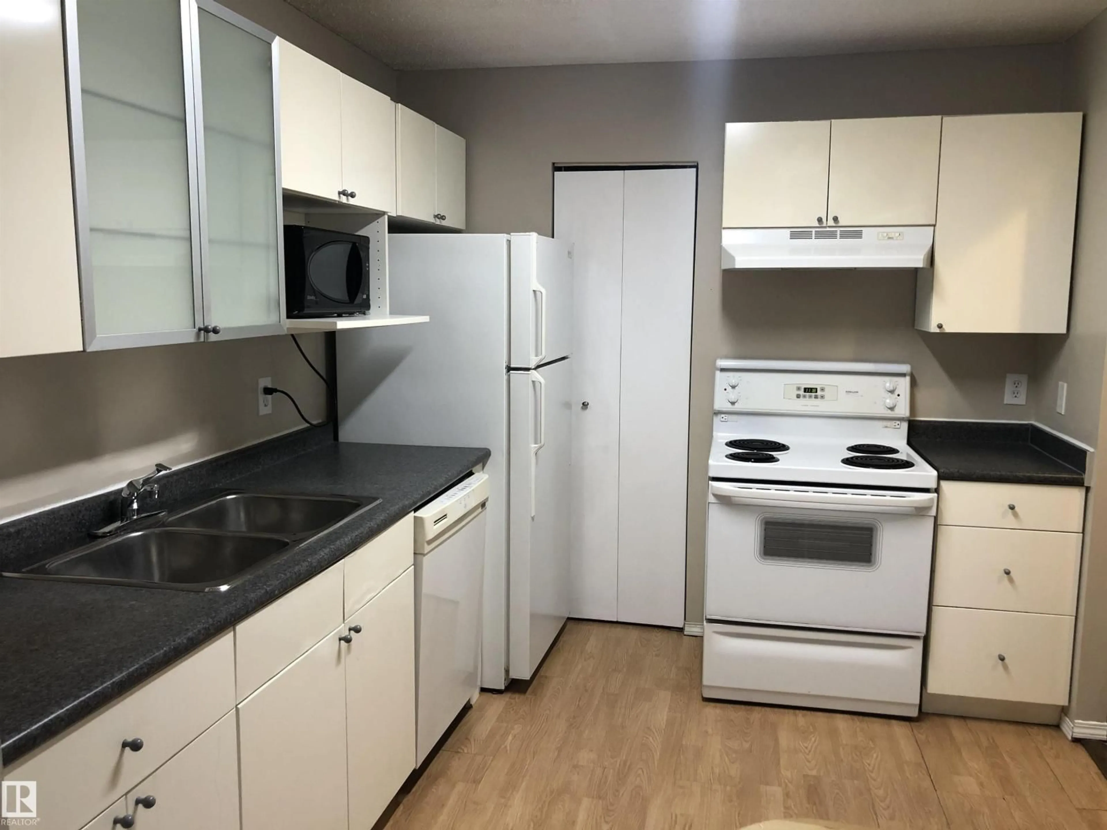Standard kitchen, wood/laminate floor for 68 - 1503 MILL WOODS RD E, Edmonton Alberta T6L4C2