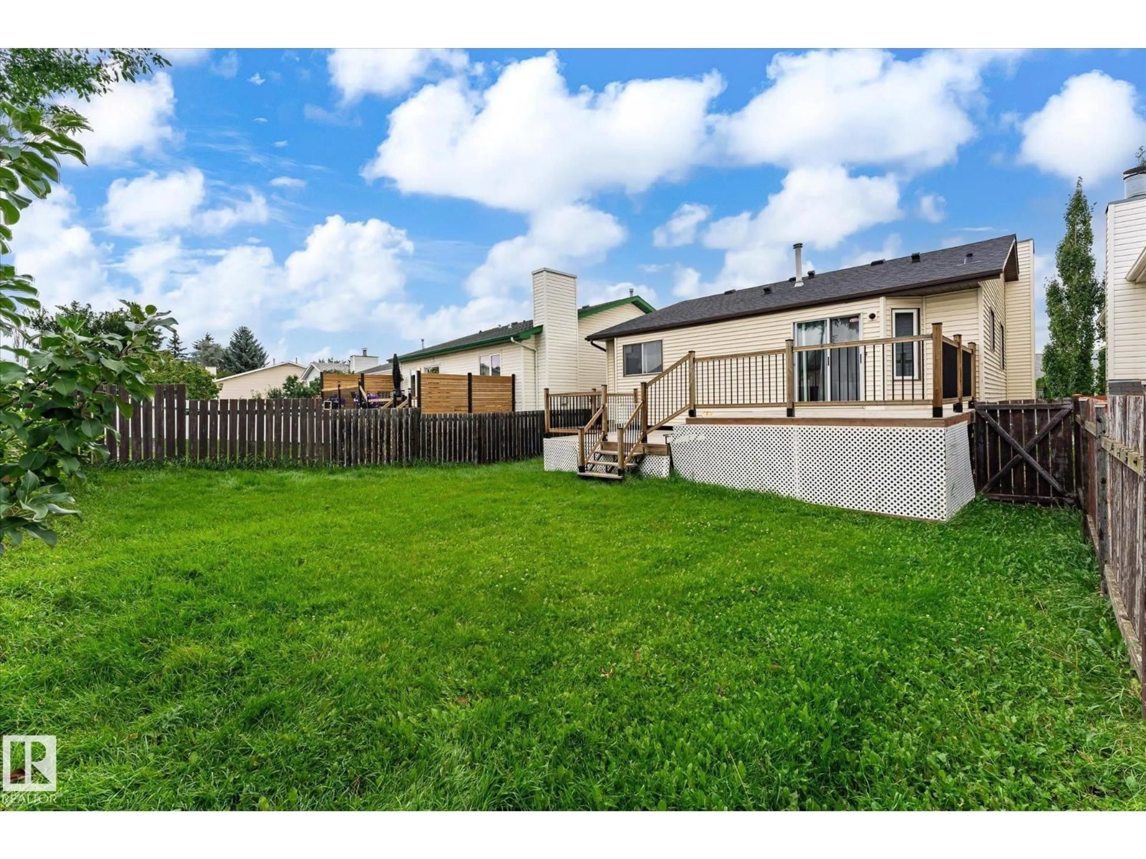A pic from outside/outdoor area/front of a property/back of a property/a pic from drone, street for NW - 7712 187 ST, Edmonton Alberta T5T5X2