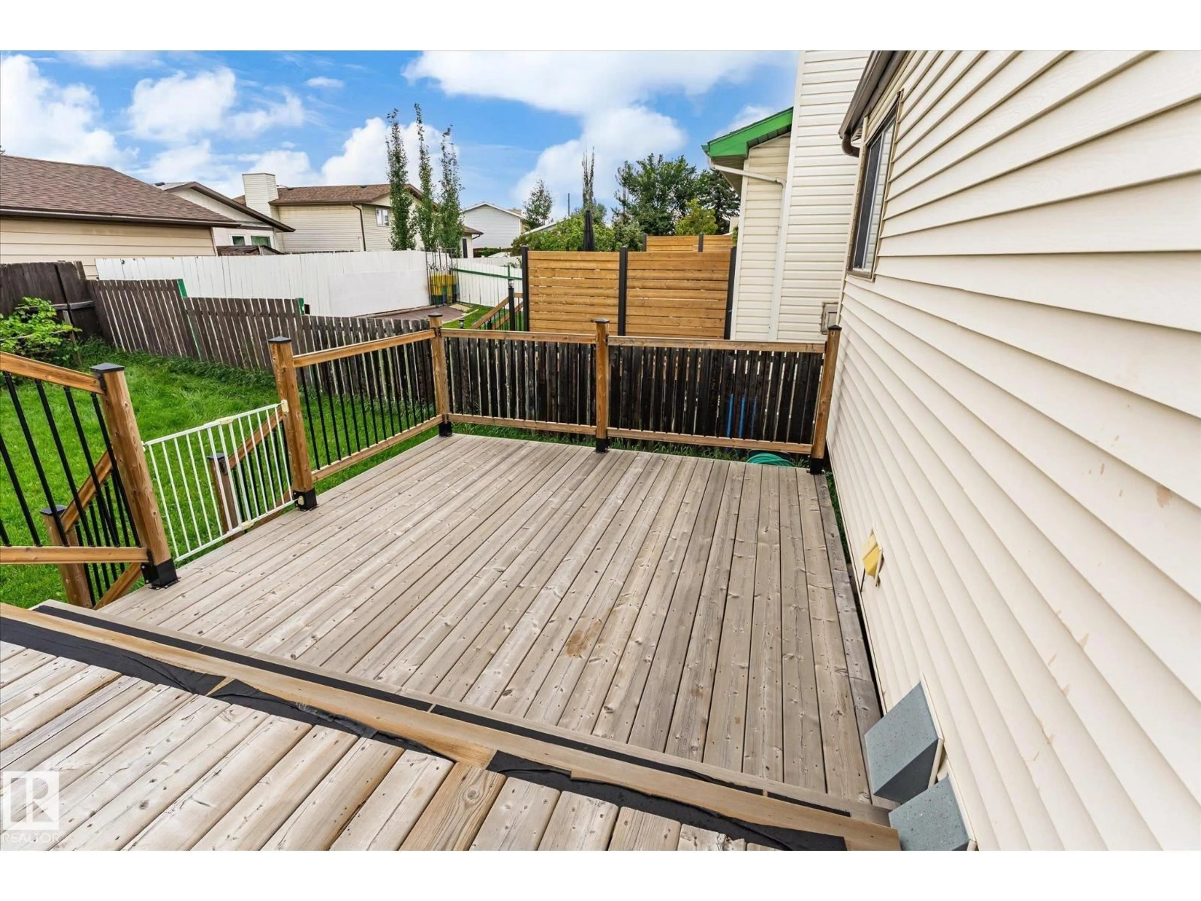 Patio, street for NW - 7712 187 ST, Edmonton Alberta T5T5X2