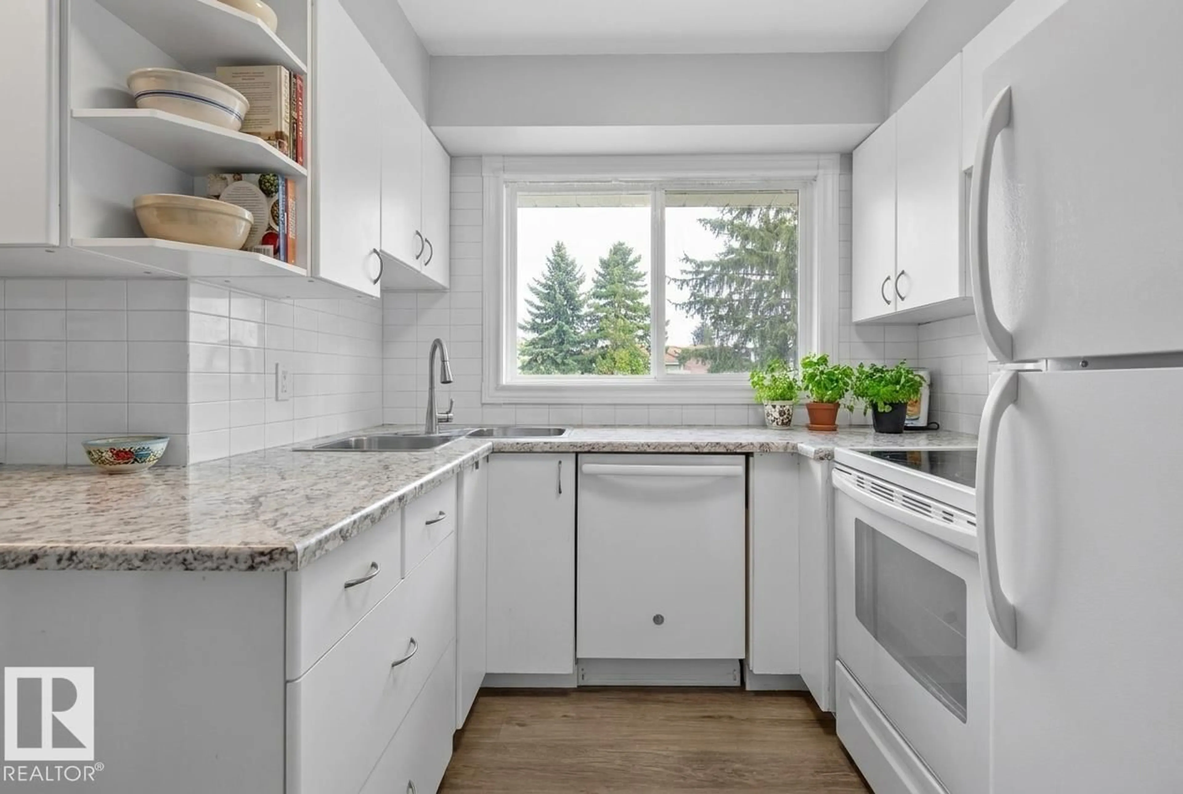 Standard kitchen, ceramic/tile floor for 15711 84 AV, Edmonton Alberta T5R3Y2