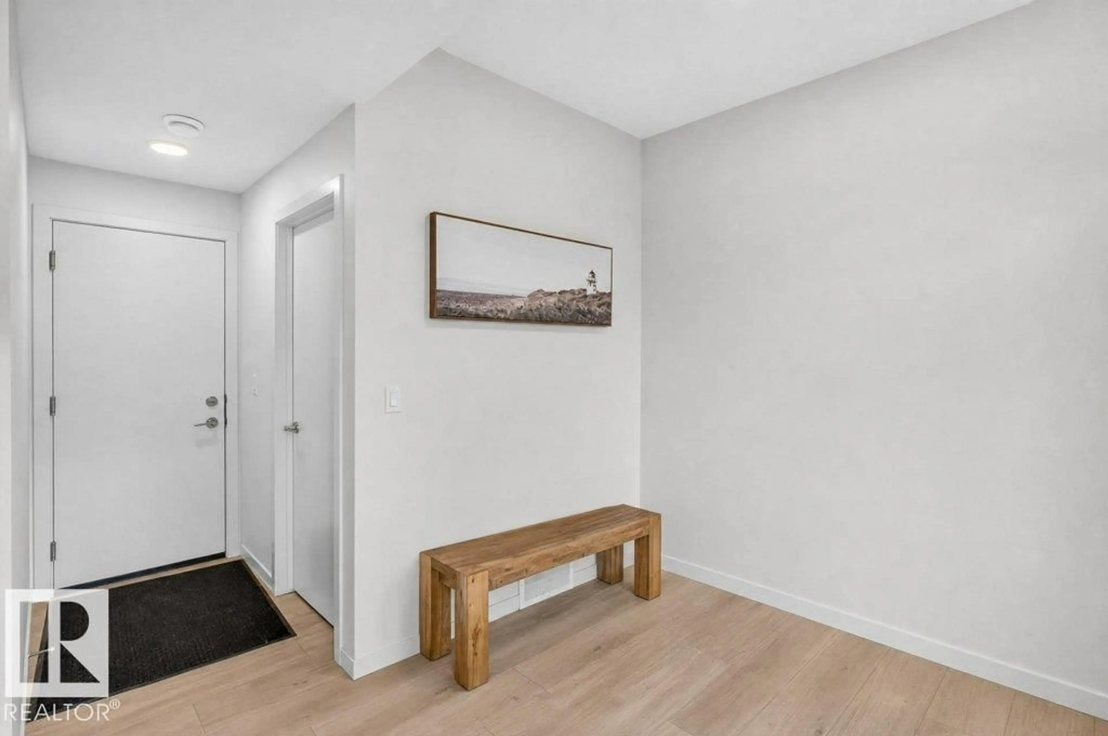 Indoor entryway for 3241 KESWICK WY, Edmonton Alberta T6W5N7