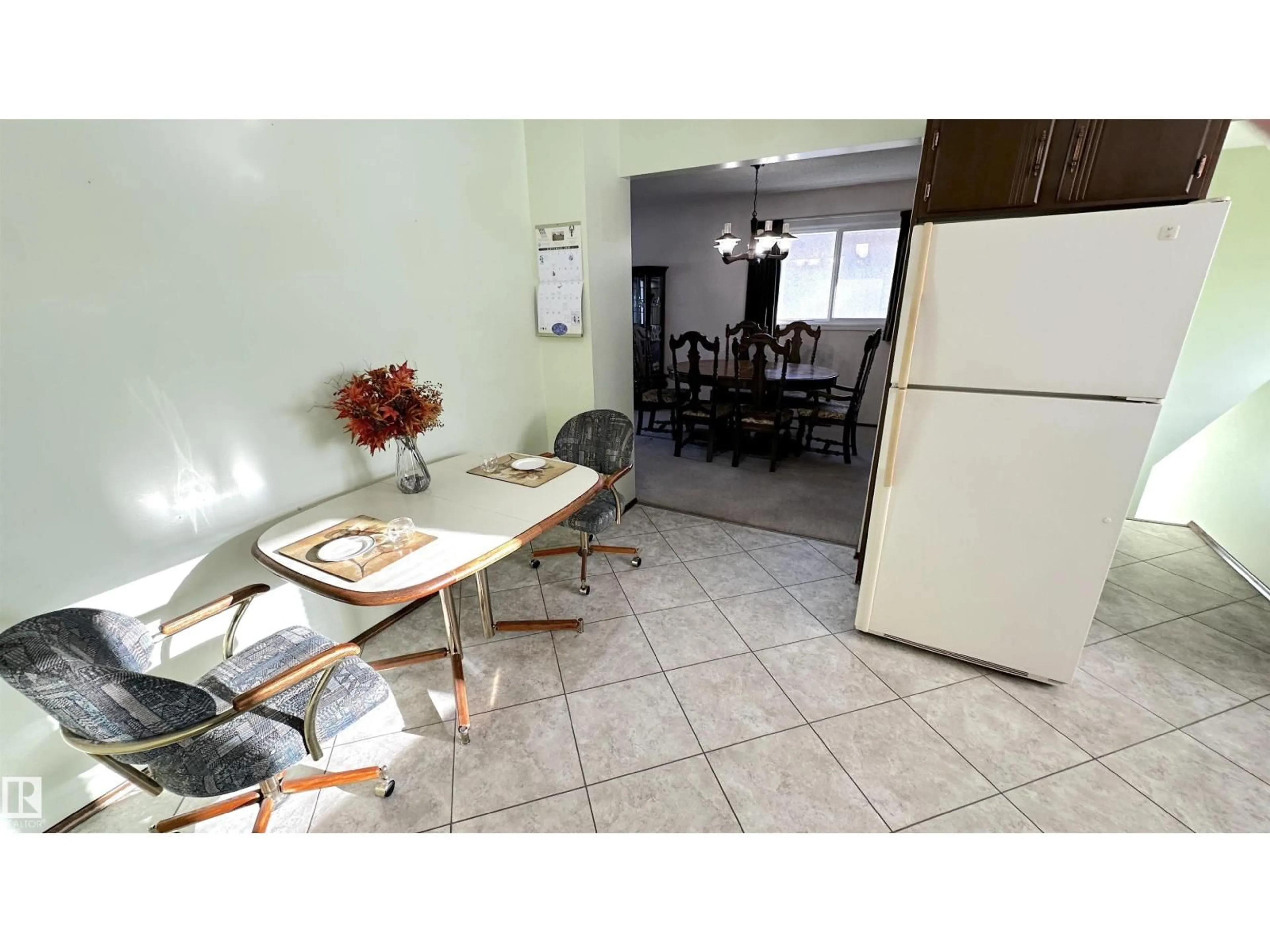 Unknown for 4128 110 ST, Edmonton Alberta T6J2T5