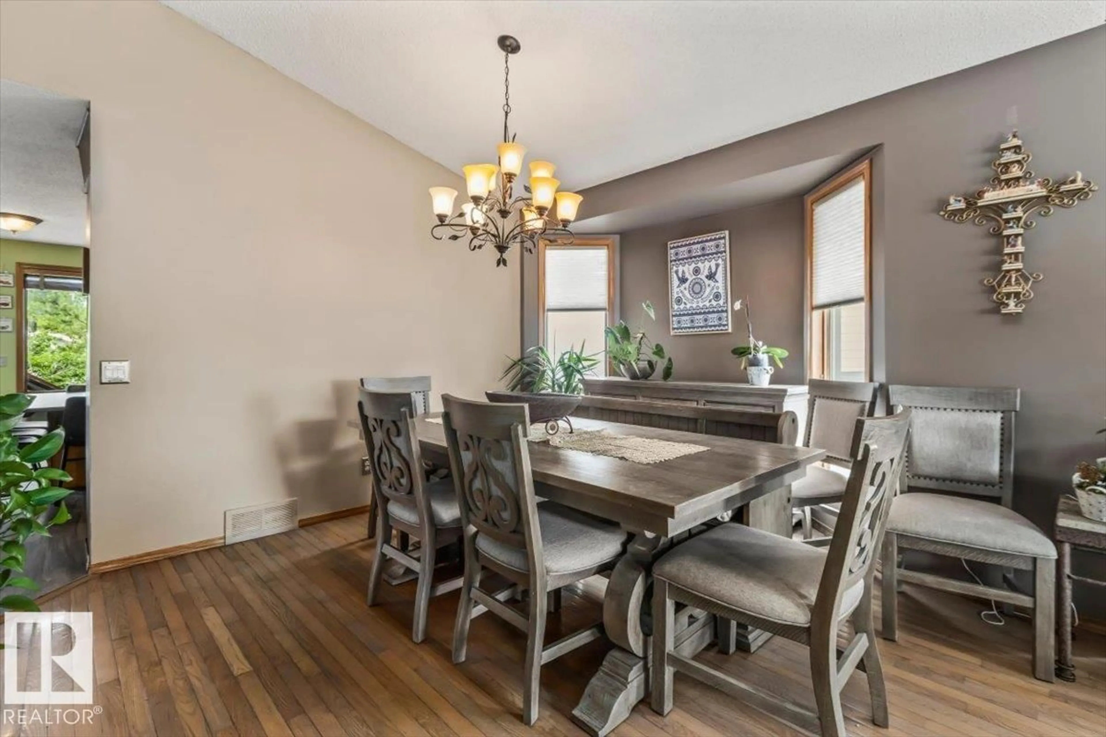 Dining room, wood/laminate floor for 16 HARROLD PL, St. Albert Alberta T8N5P9