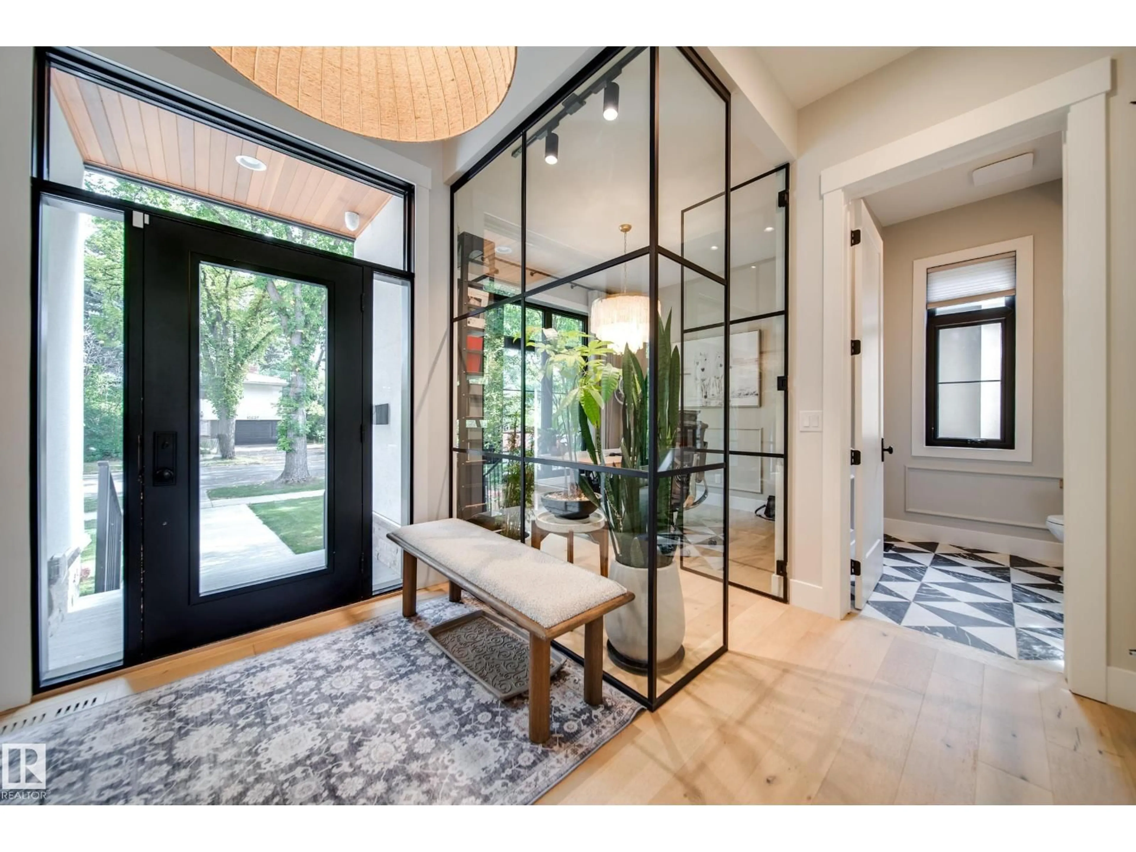Indoor entryway for NW - 10228 130 ST, Edmonton Alberta T5N1X5