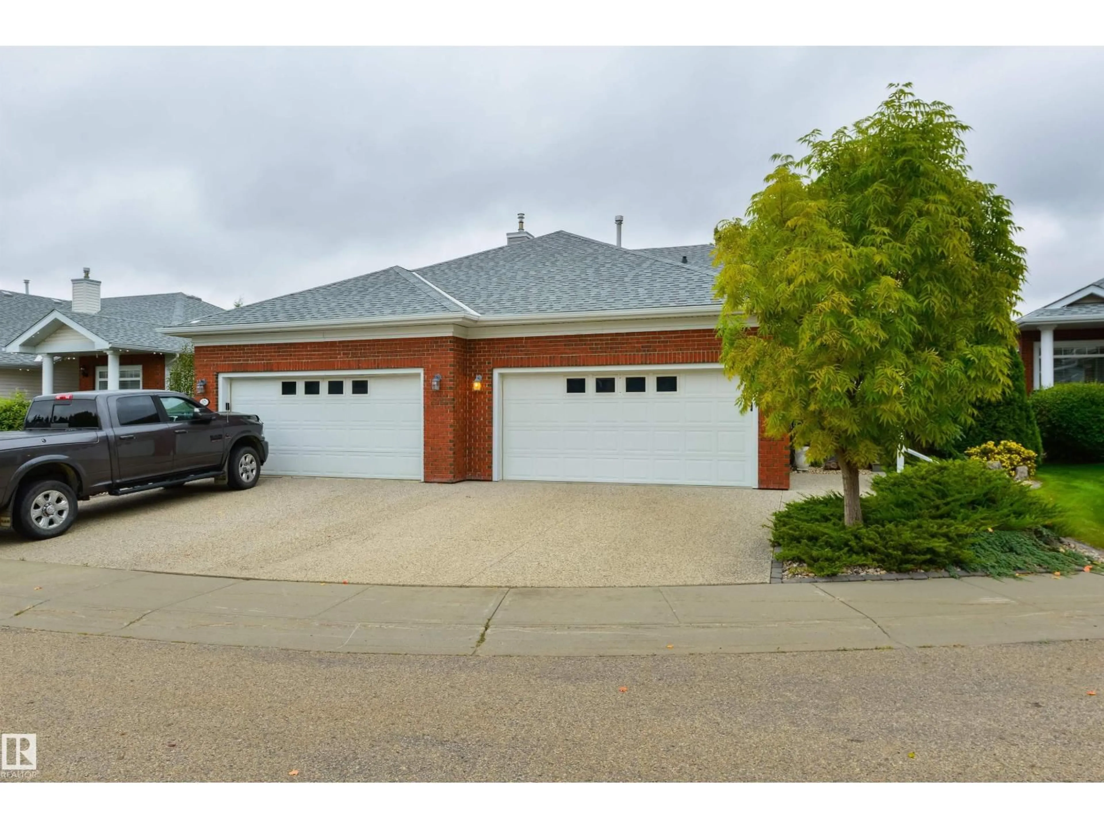 Indoor garage for 16 LONGVIEW CL, Spruce Grove Alberta T7X4L7