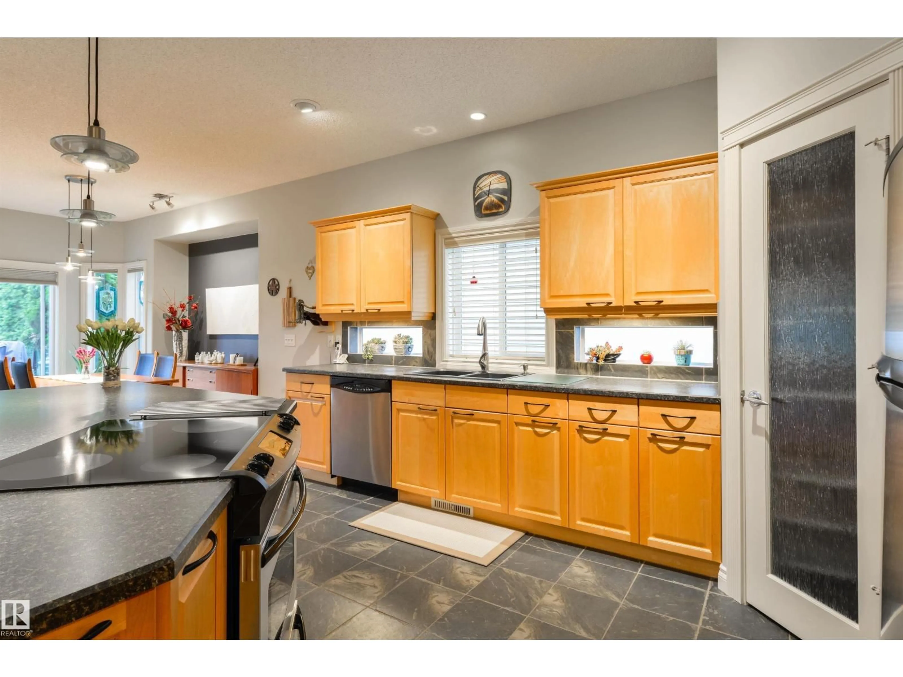 Open concept kitchen, unknown for 16 LONGVIEW CL, Spruce Grove Alberta T7X4L7