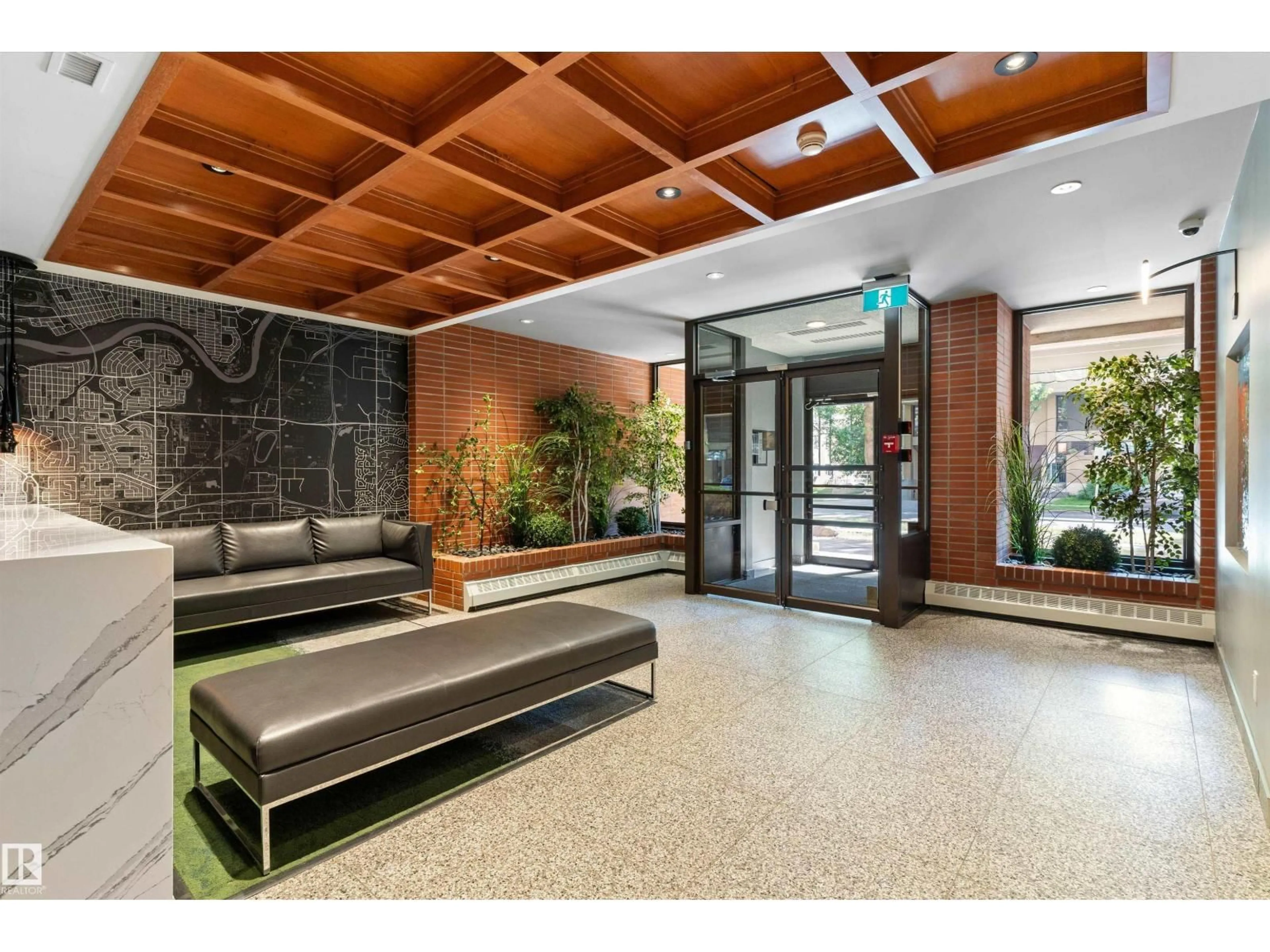 Indoor foyer for 9916 - 1704 113 ST NW, Edmonton Alberta T5K2N3