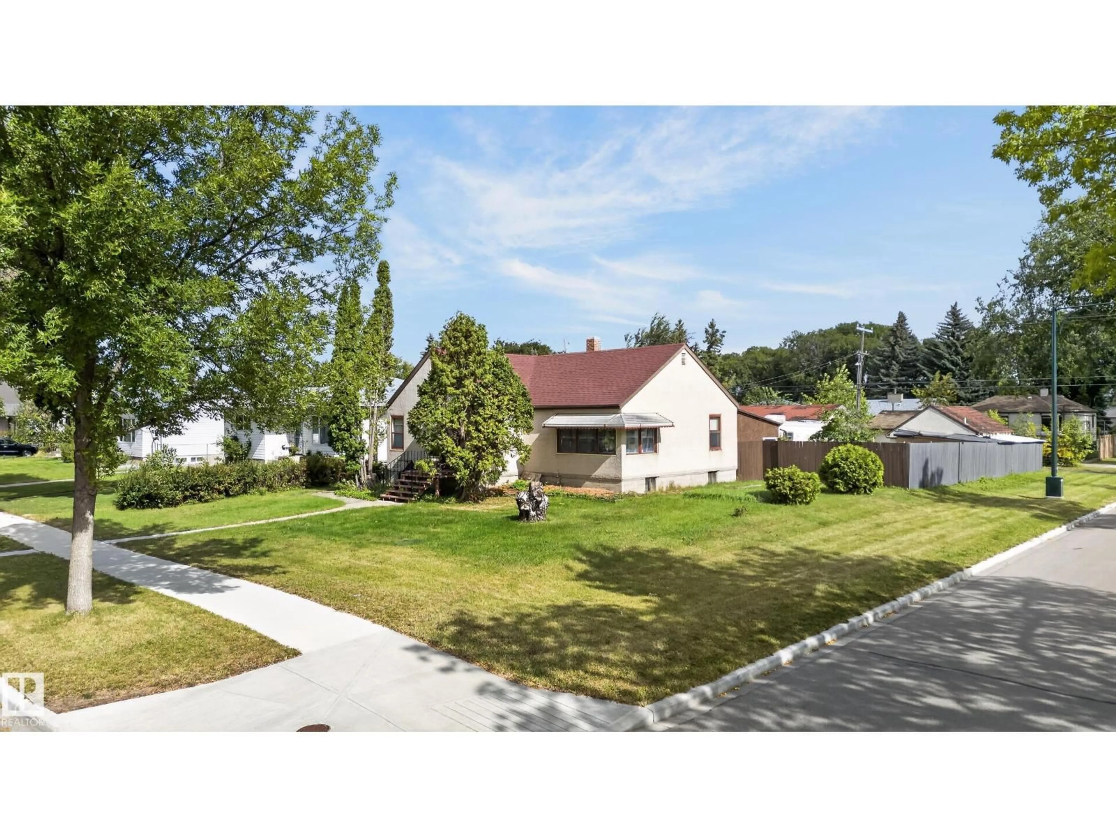A pic from outside/outdoor area/front of a property/back of a property/a pic from drone, street for 12309 80 ST, Edmonton Alberta T5B2P5