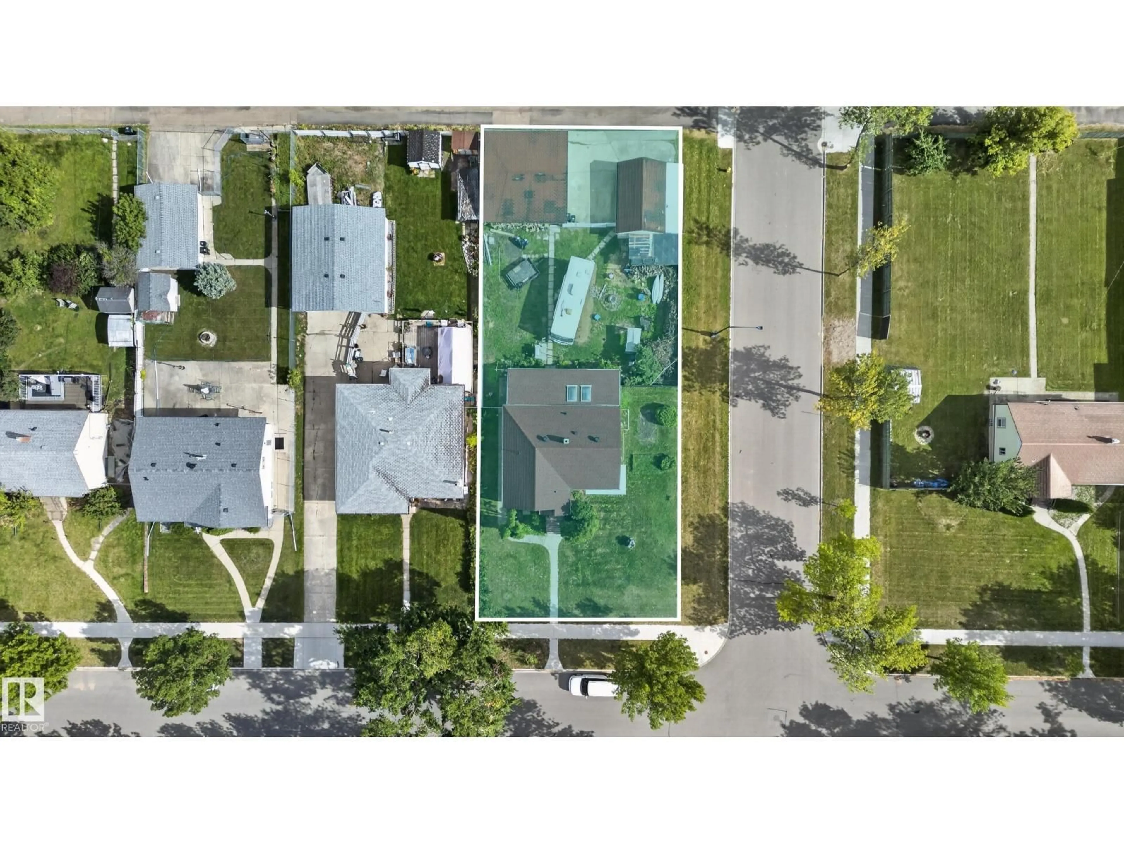 A pic from outside/outdoor area/front of a property/back of a property/a pic from drone, street for 12309 80 ST, Edmonton Alberta T5B2P5