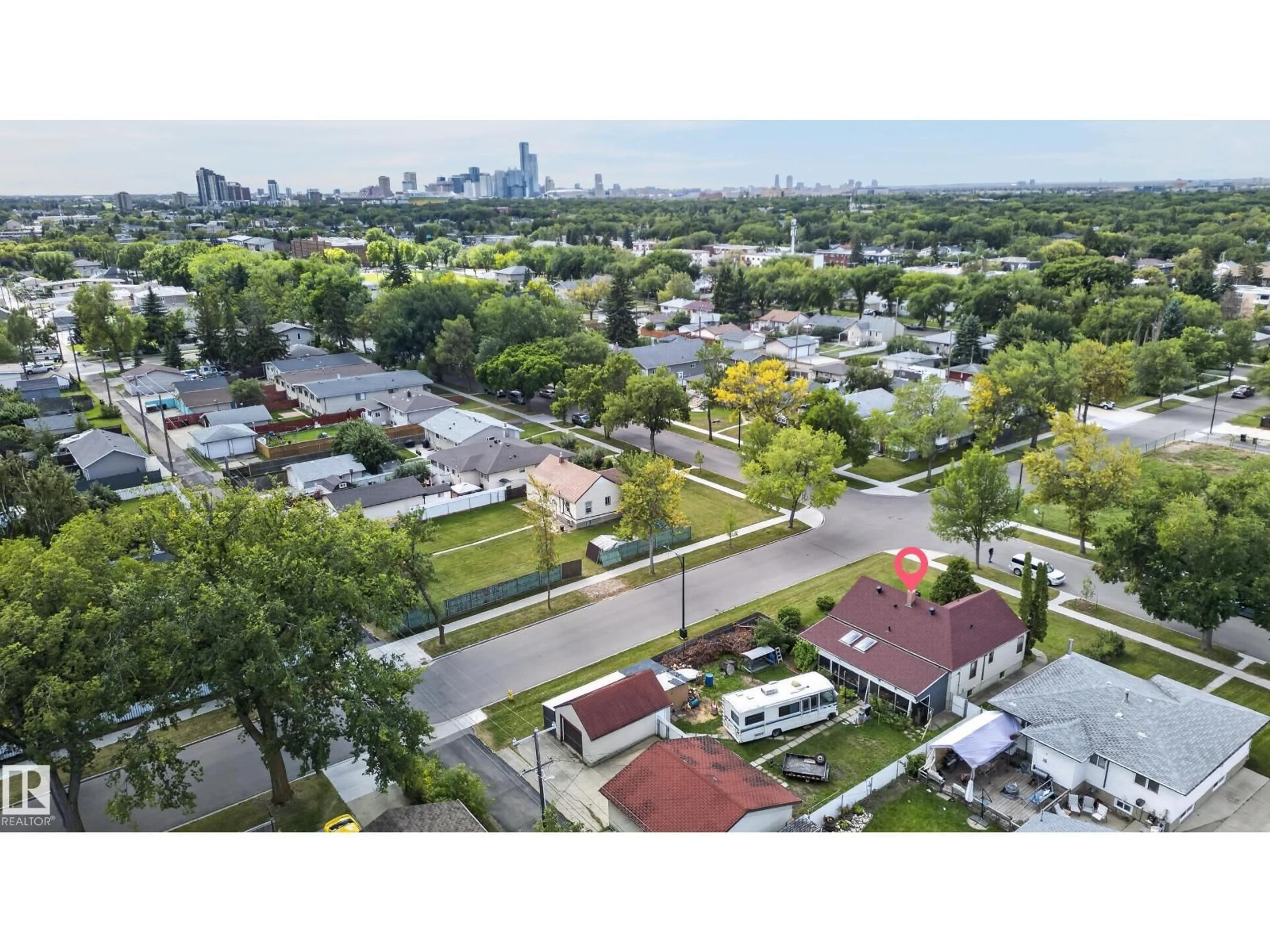 A pic from outside/outdoor area/front of a property/back of a property/a pic from drone, unknown for 12309 80 ST, Edmonton Alberta T5B2P5