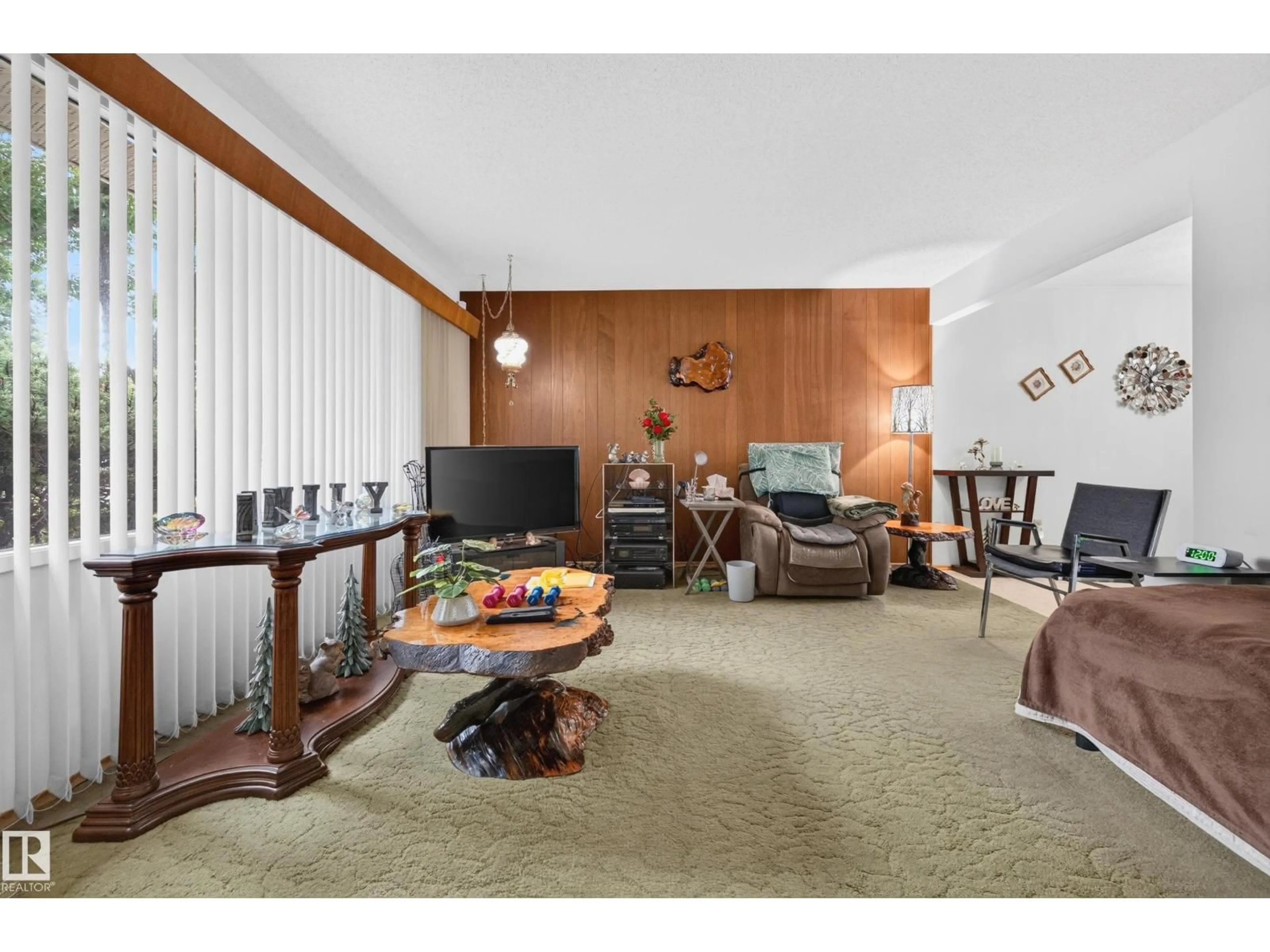 Living room with furniture, unknown for 28 PEACOCK DR, Sherwood Park Alberta T8A0A9