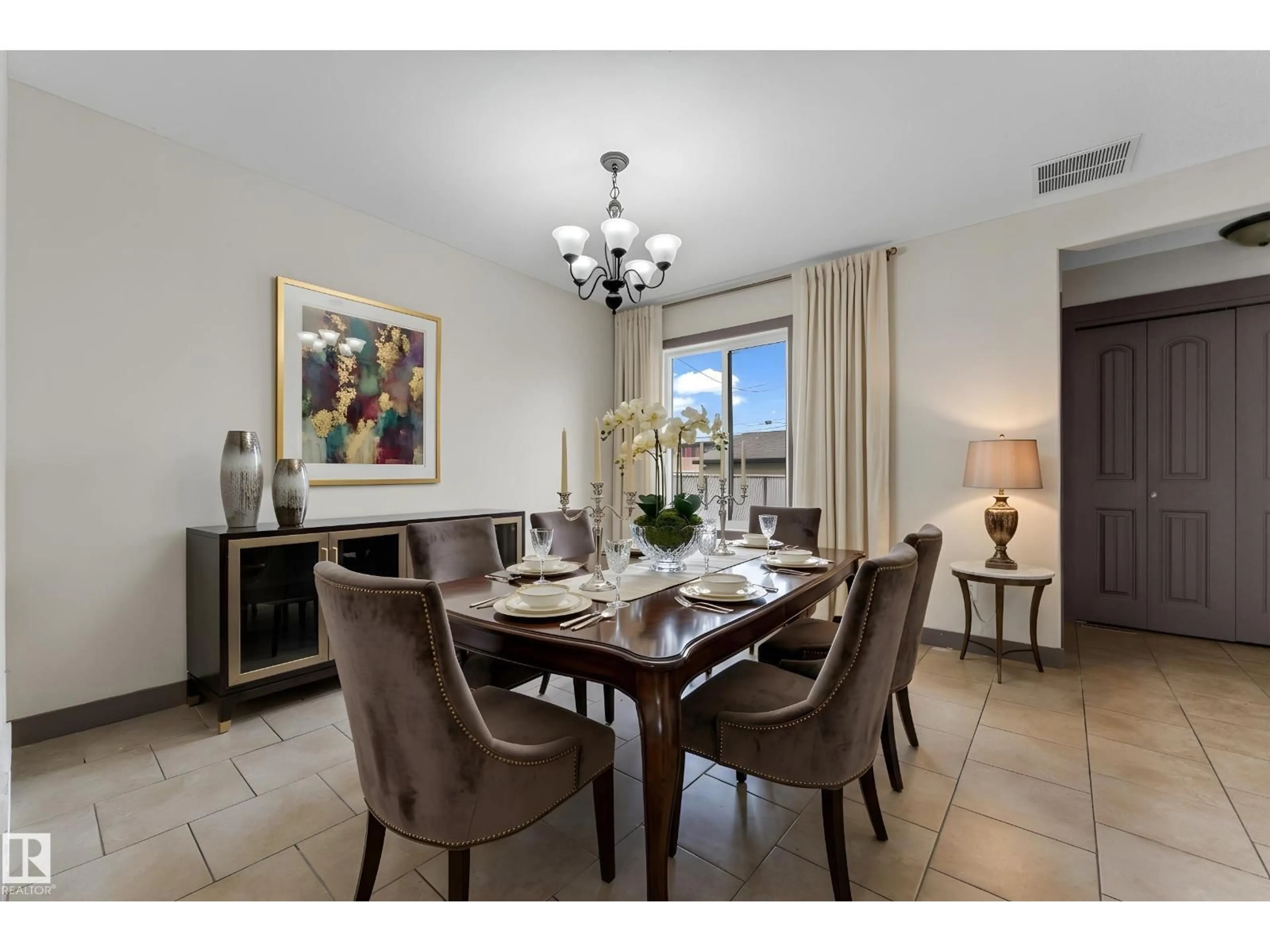 Dining room, ceramic/tile floor for 11817 37 ST, Edmonton Alberta T5W2B7