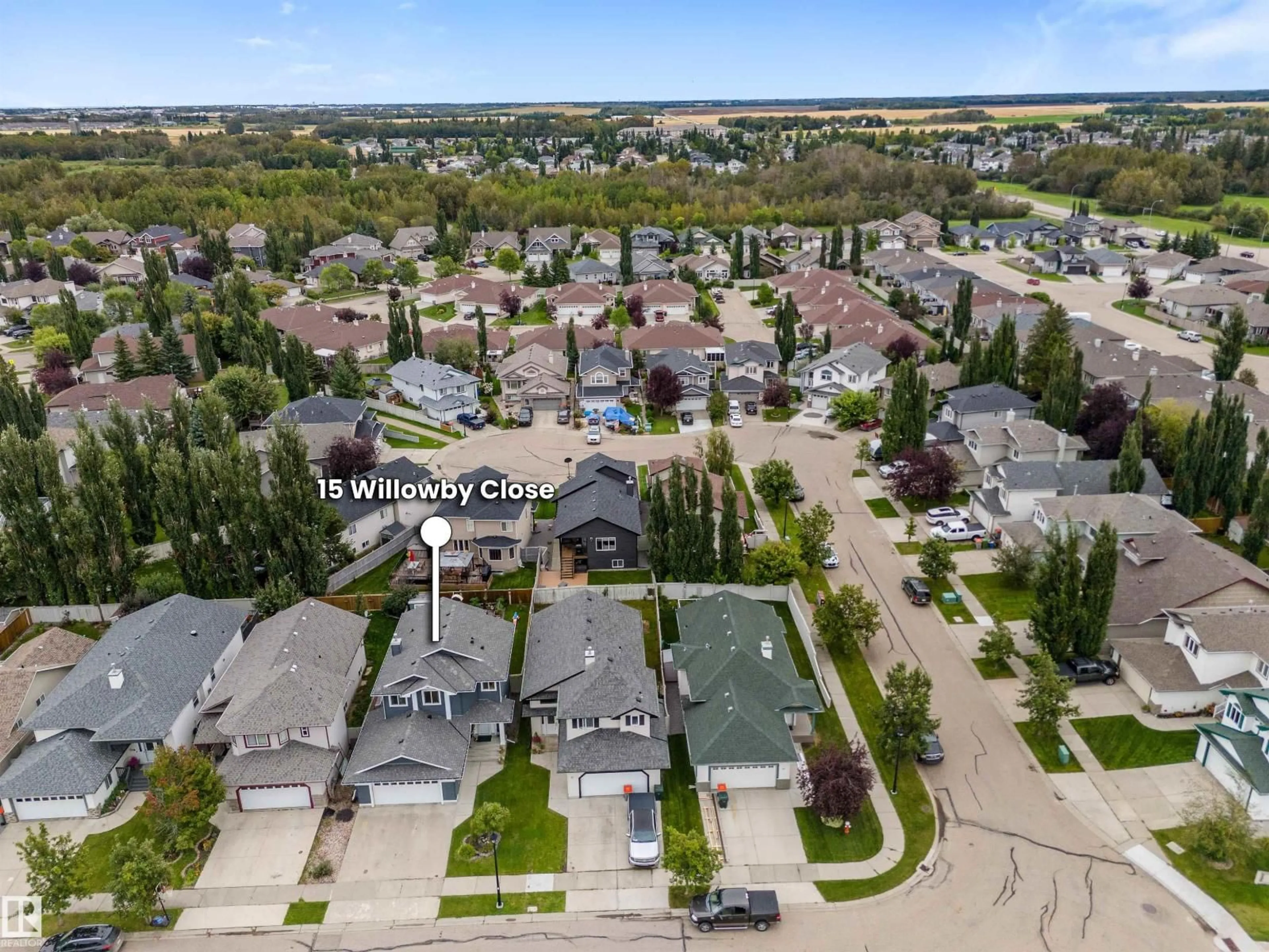 A pic from outside/outdoor area/front of a property/back of a property/a pic from drone, street for 15 WILLOWBY CL, Stony Plain Alberta T7Z2W6