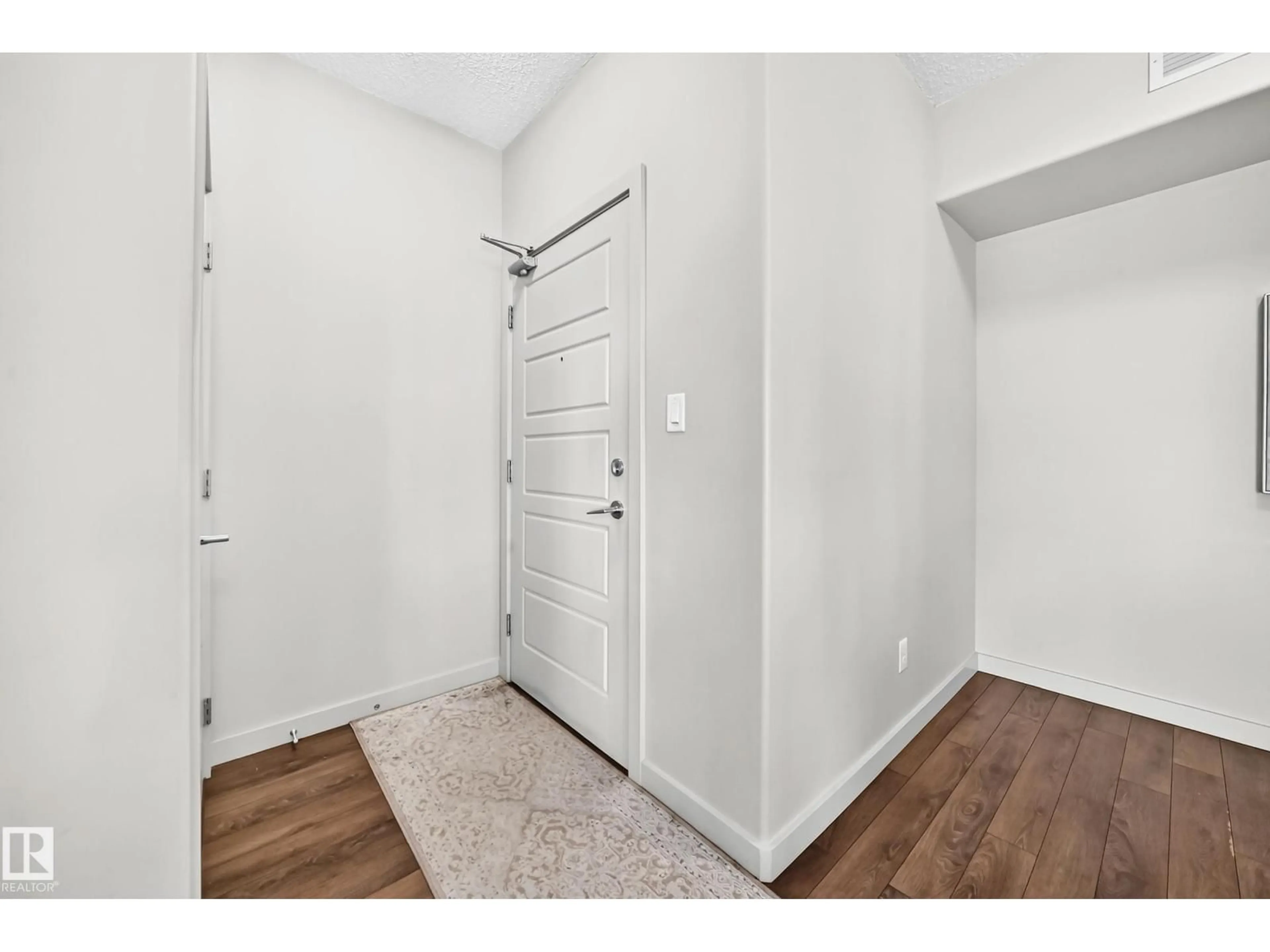 Indoor entryway for 401 - 504 GRIESBACH PR, Edmonton Alberta T5E6V9