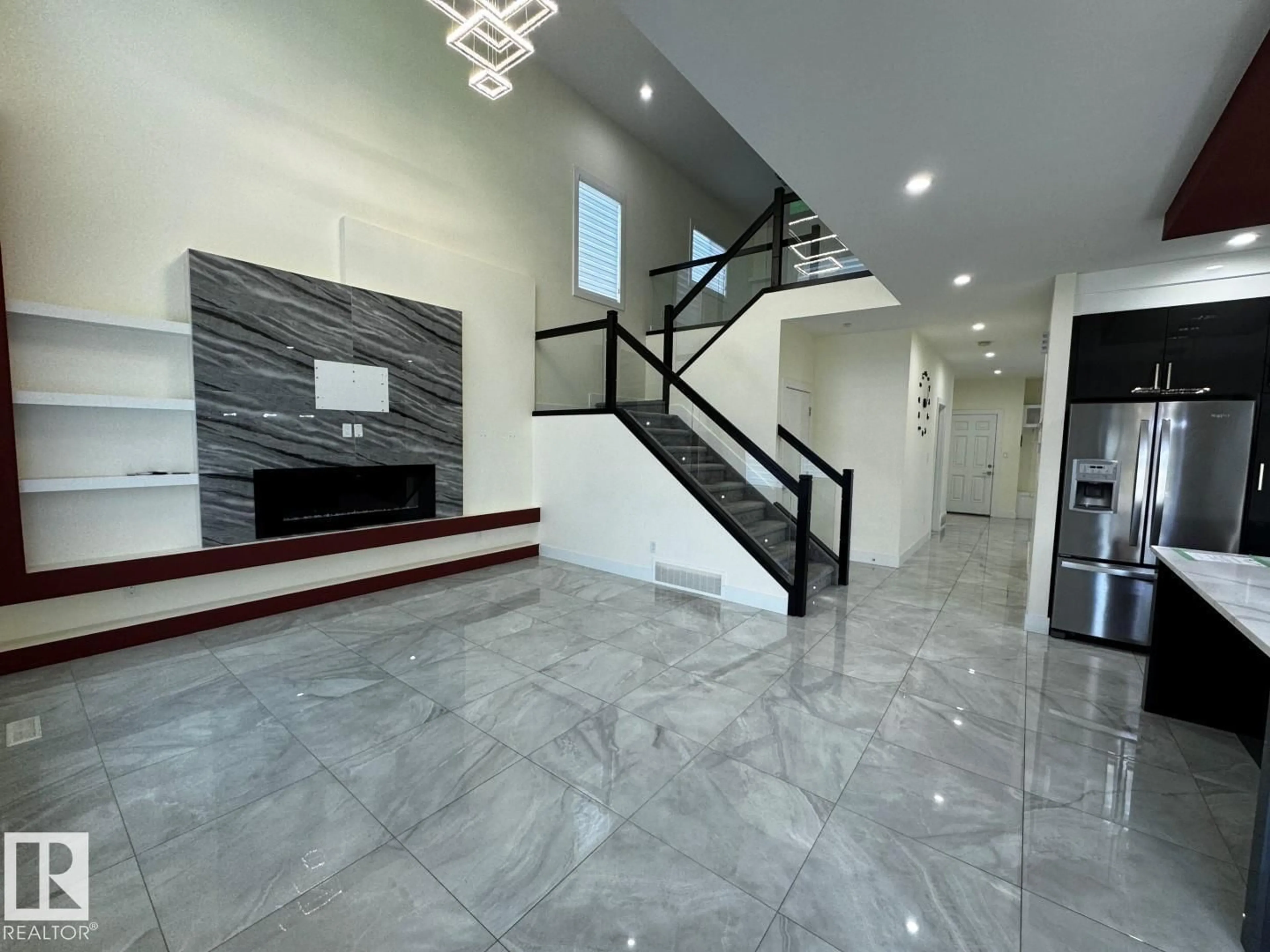 Indoor foyer for SW - 220 42 ST, Edmonton Alberta T6X3A2