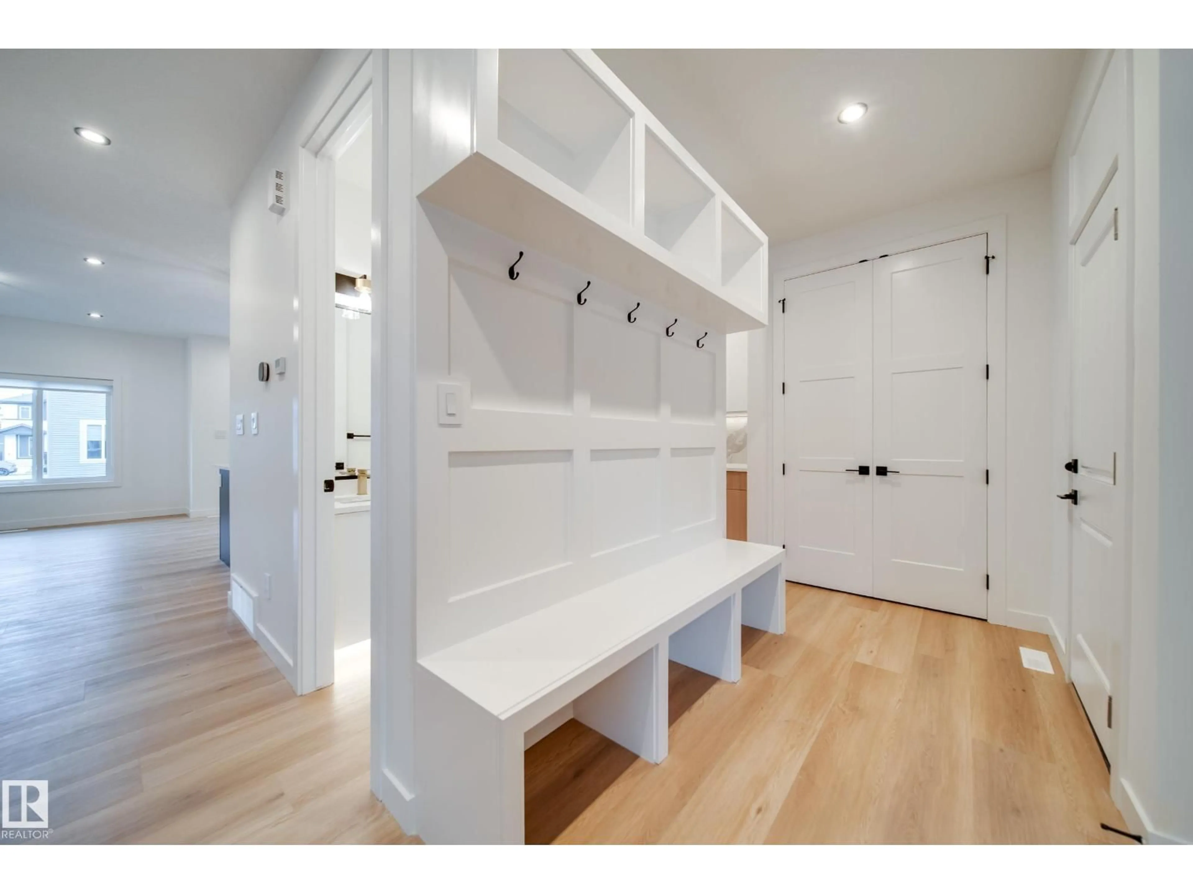 Indoor entryway for 4 BLACKBIRD BN, Fort Saskatchewan Alberta T8L0G6