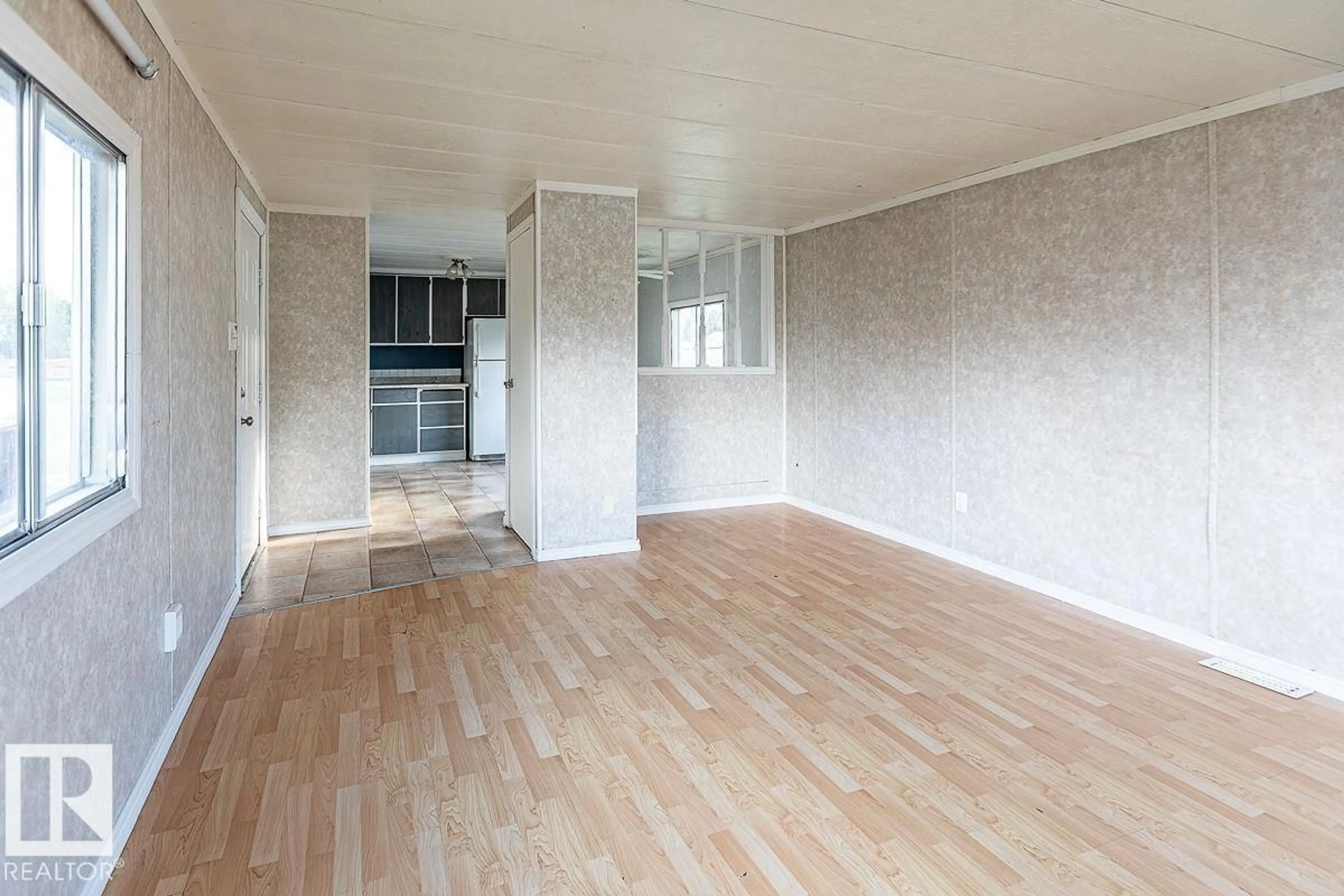 A pic of a room for 3 CALMAR MOBILE HOME PARK, Calmar Alberta T0C0V0