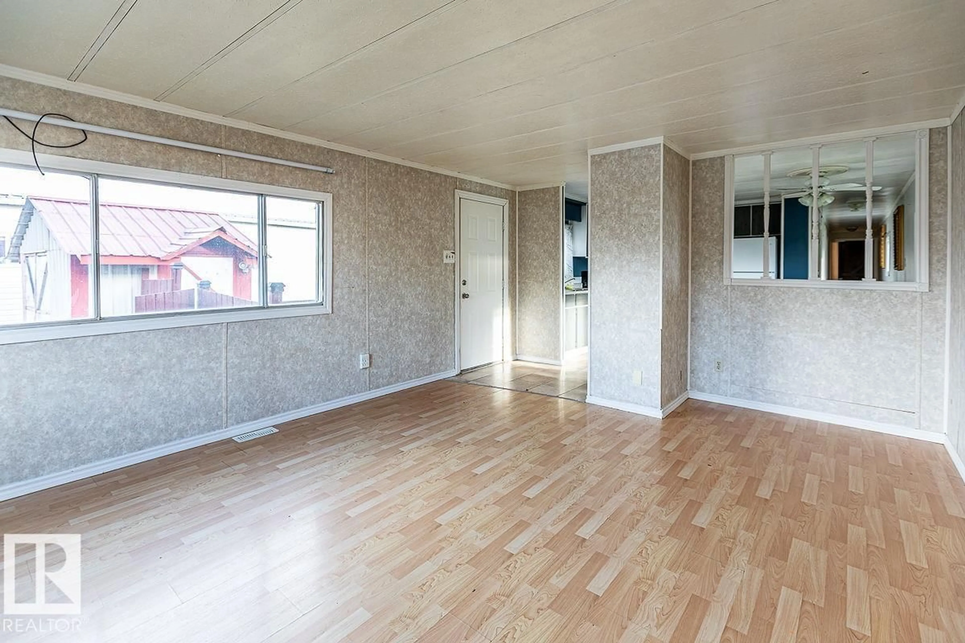 A pic of a room for 3 CALMAR MOBILE HOME PARK, Calmar Alberta T0C0V0